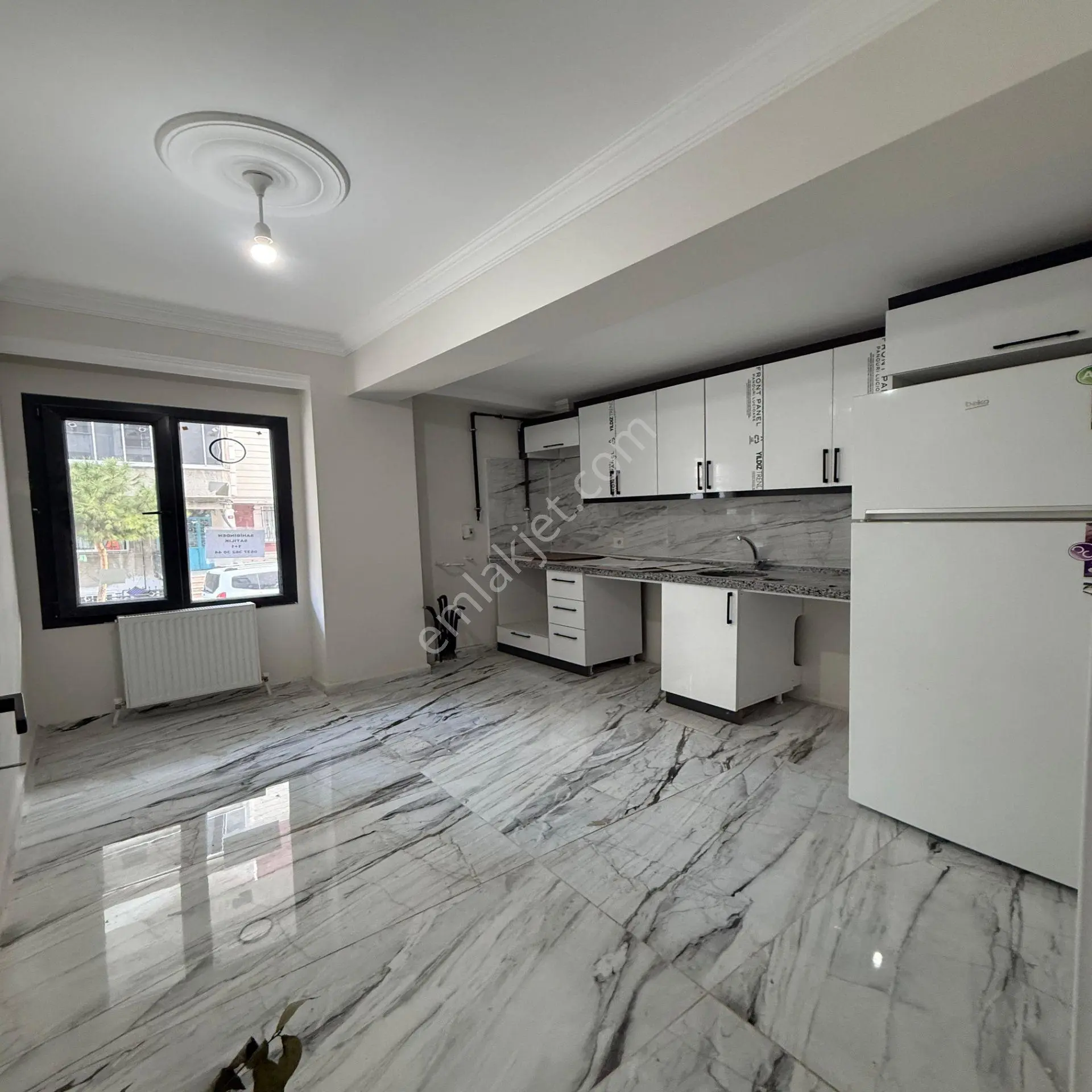 Bahçeşehire Komşu Yatırıma Uyugn 1+1 Satılık Daire