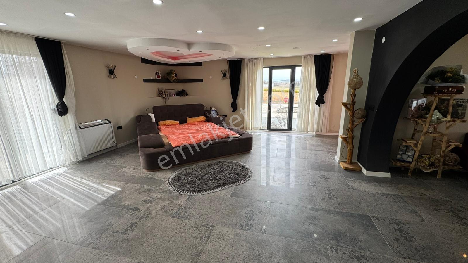 Gölbaşı İkizce'de Arsa İçinde Satılık Villa, Dükkan Ve Market - Görsel 11