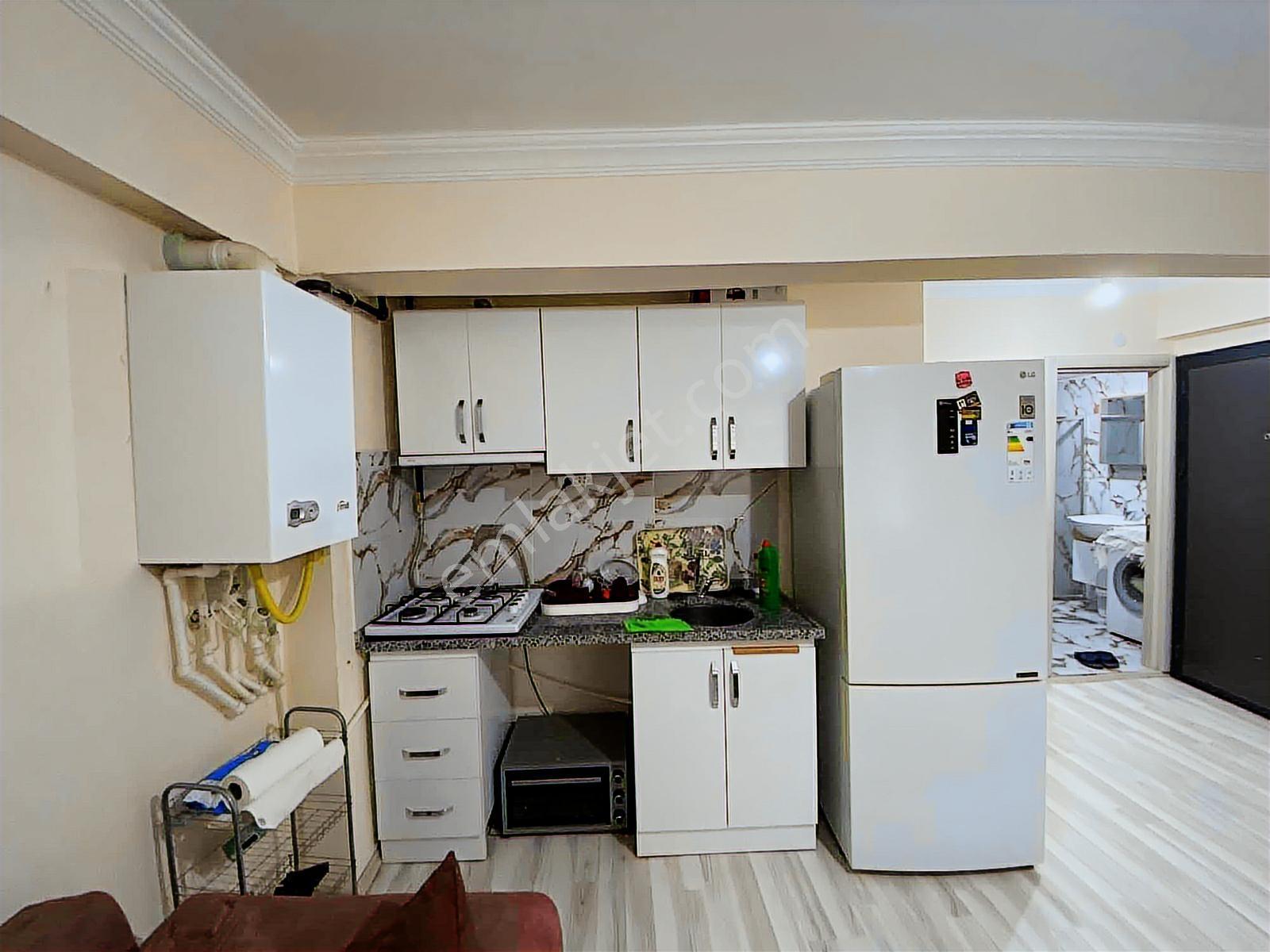 Ege-emlaktan İspat Cami Mahallesinde Eşyalı 1+1 Kiralık Daire