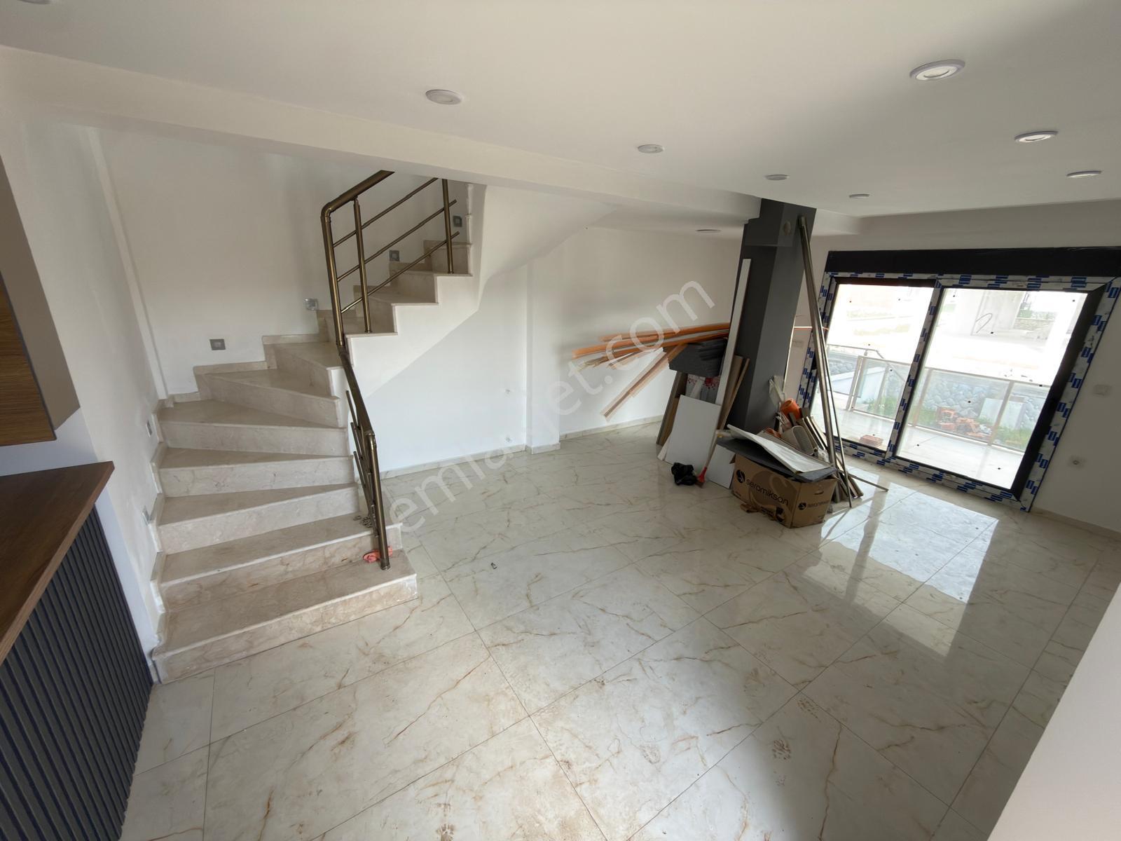 İzmir Dikili Cumhuriyet Mah Satılık Sıfır 4+1 Denize Yakın Villa - Görsel 32