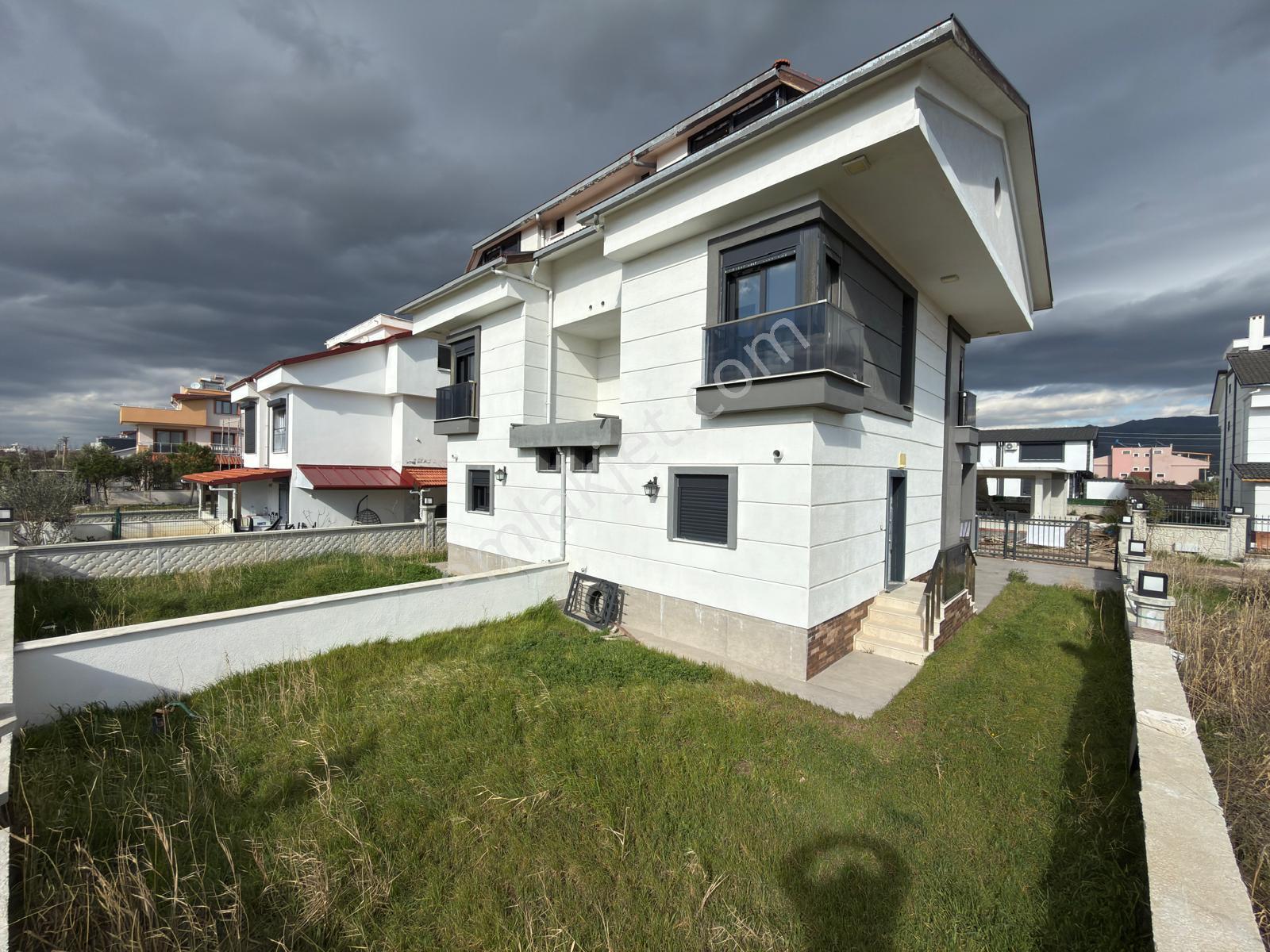 İzmir Dikili Cumhuriyet Mah Satılık Sıfır 4+1 Denize Yakın Villa - Görsel 11