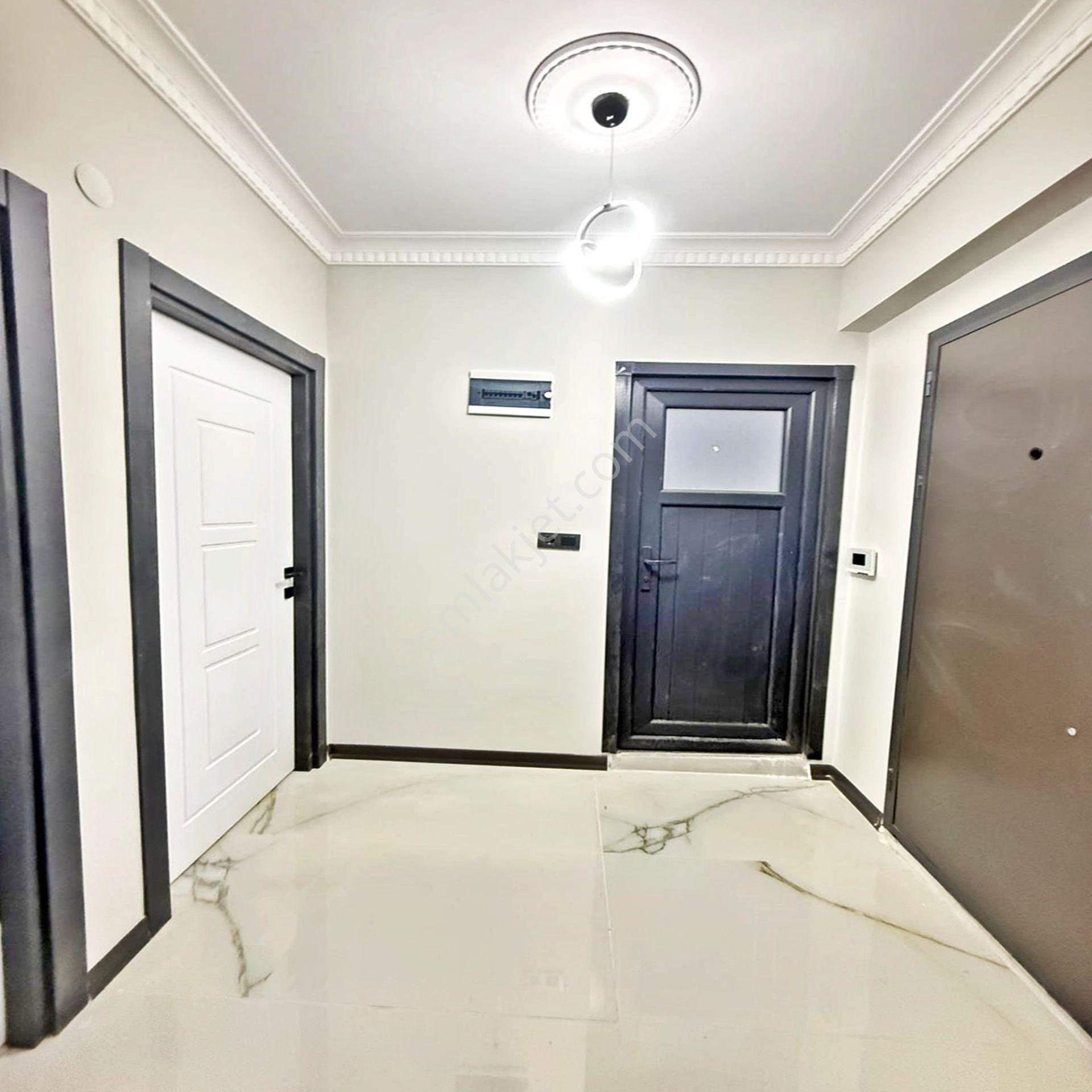 Bahçeşehir Bölgesinde Uygun Fiyatlı 2+1 Satılık Daire