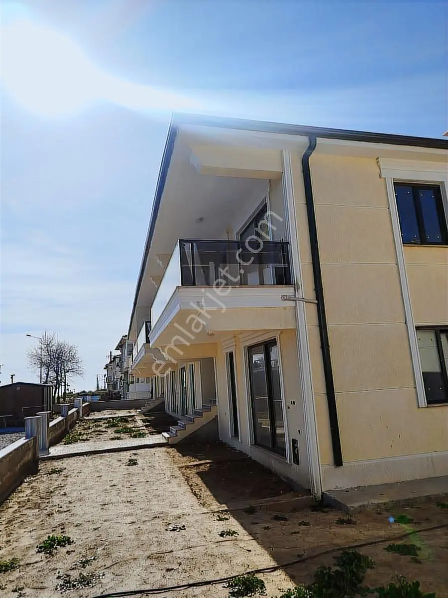 Gümüş Emlak'tan Hoşköyde Denize Sıfır 2+1 0 Daire