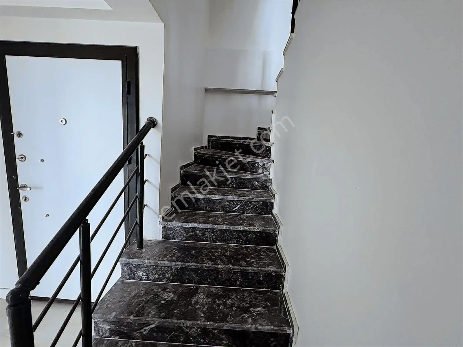 Gümüş Emlak'tan İstiklal Mahallesinde Satılık Villa - Görsel 27
