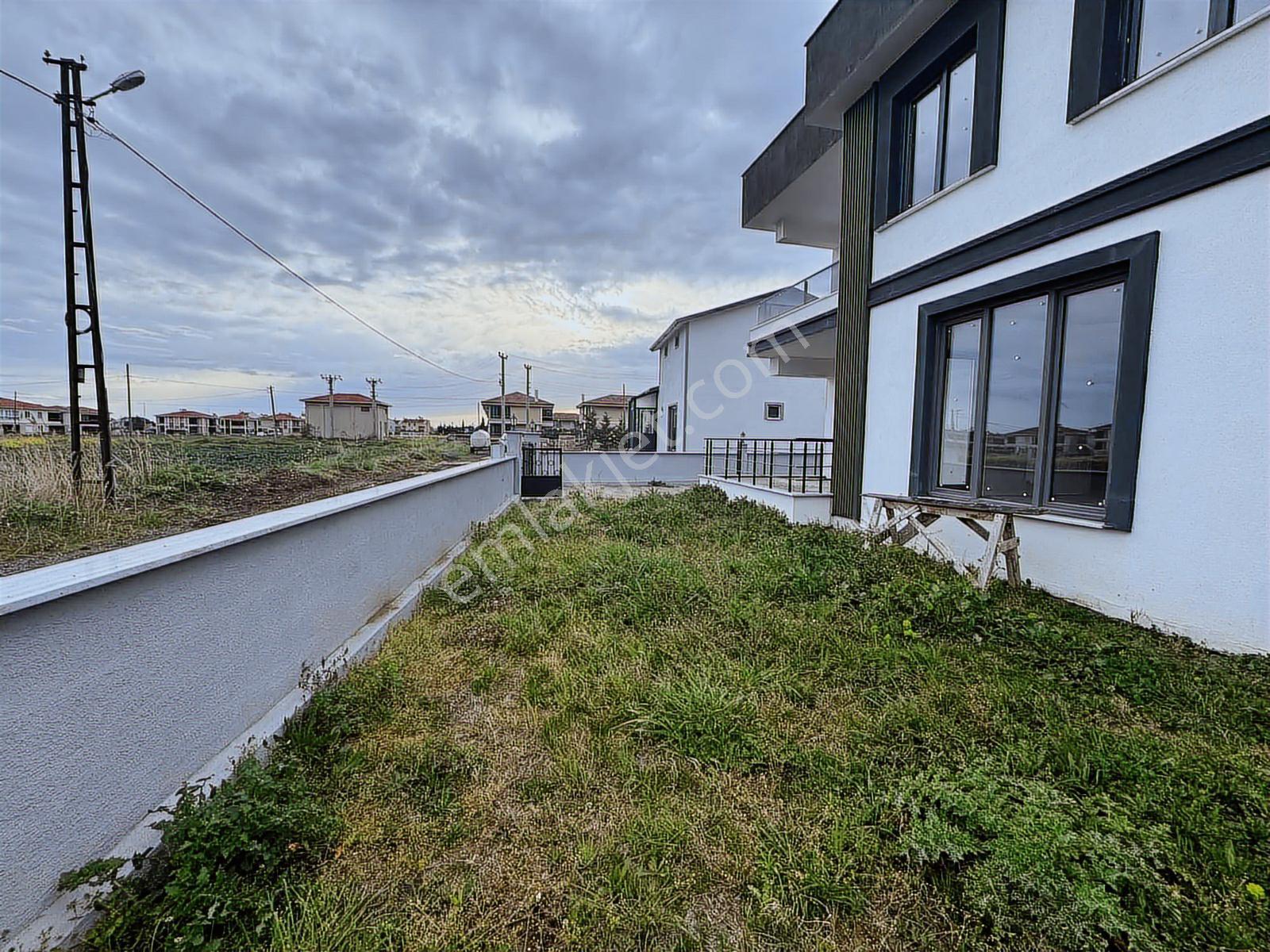 Gümüş Emlak'tan İstiklal Mahallesinde Satılık Villa - Görsel 39