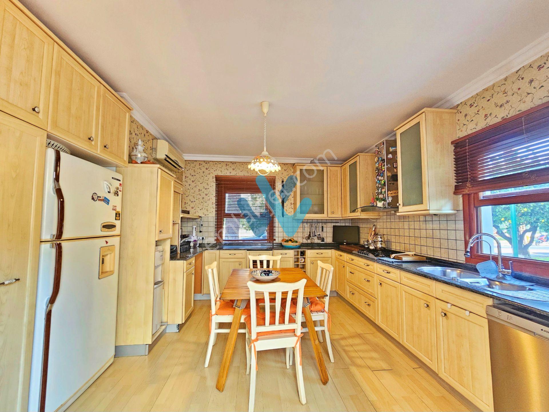Win'den Gama Konutlarında Full Eşyalı Yıllık Kiralık 4+1 Villa - Görsel 13