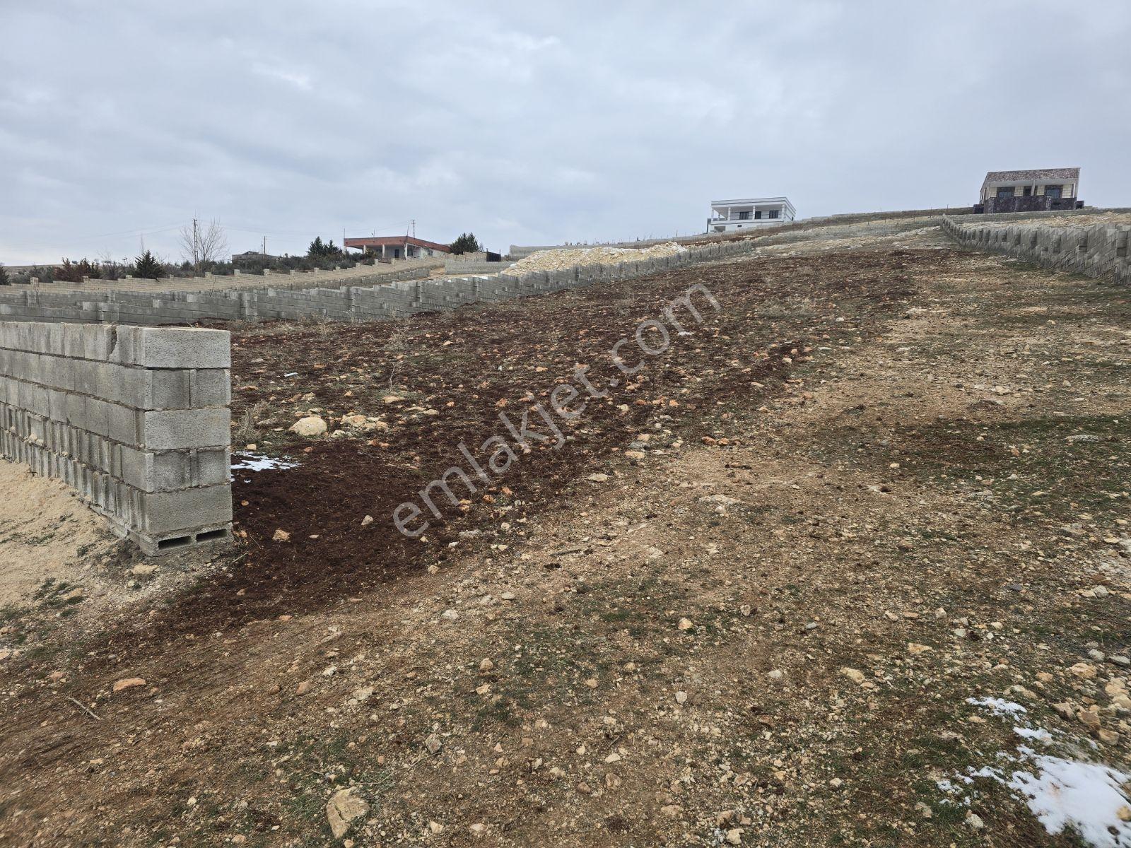 Özgür Emlaktan Etrafı Çevrili Yol Üstü Manzaralı Bağ Evlik Yer - Görsel 21