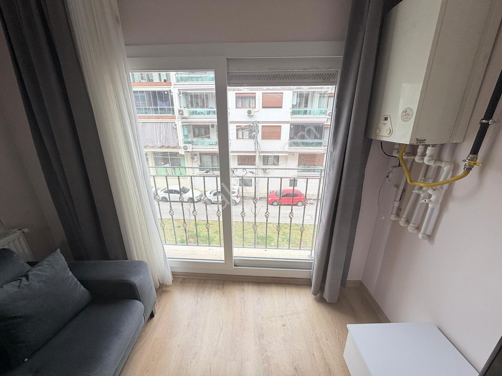 Karşıyaka İmbatlı Mah. Eşyalı Kiralık 1+1 Daire - Görsel 12