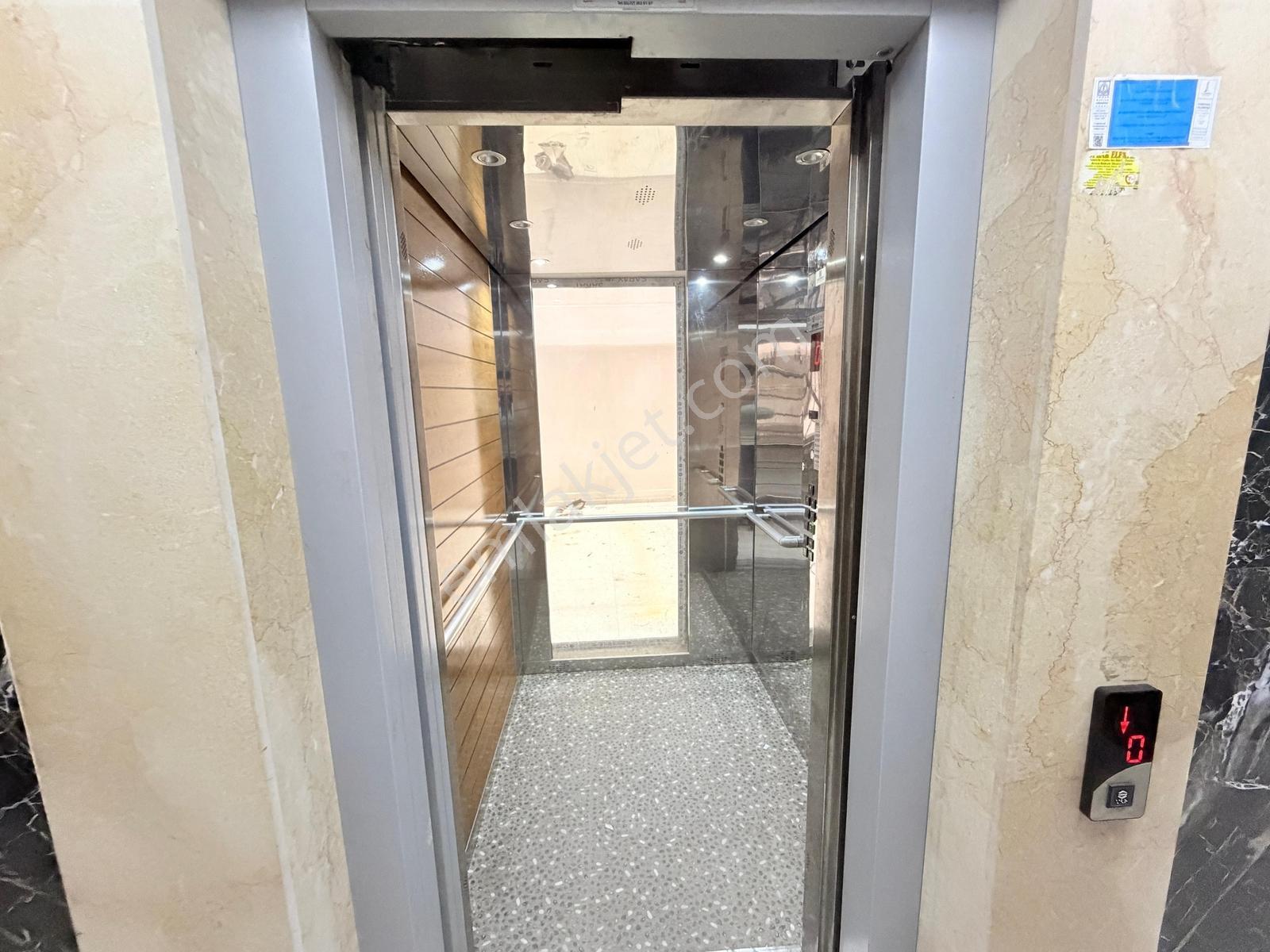 Karşıyaka İmbatlı Mah. Eşyalı Kiralık 1+1 Daire - Görsel 3