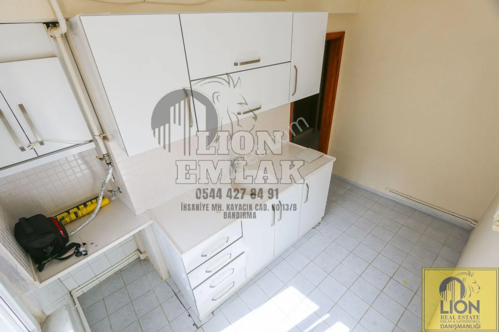 Lıon Emlak'tan Ordu Caddesi Yakını , Kapalı Balkonlu Ara Kat Kiralık 2+1 Daire - Görsel 9