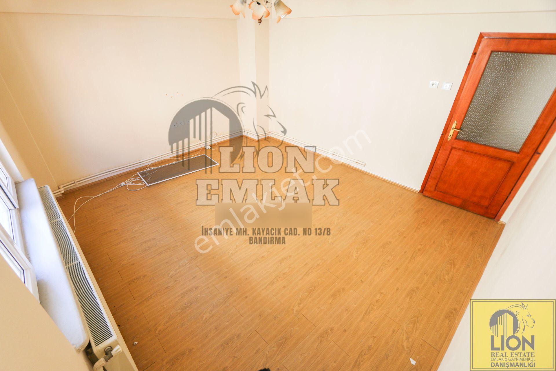 Lıon Emlak'tan Ordu Caddesi Yakını , Kapalı Balkonlu Ara Kat Kiralık 2+1 Daire - Görsel 4
