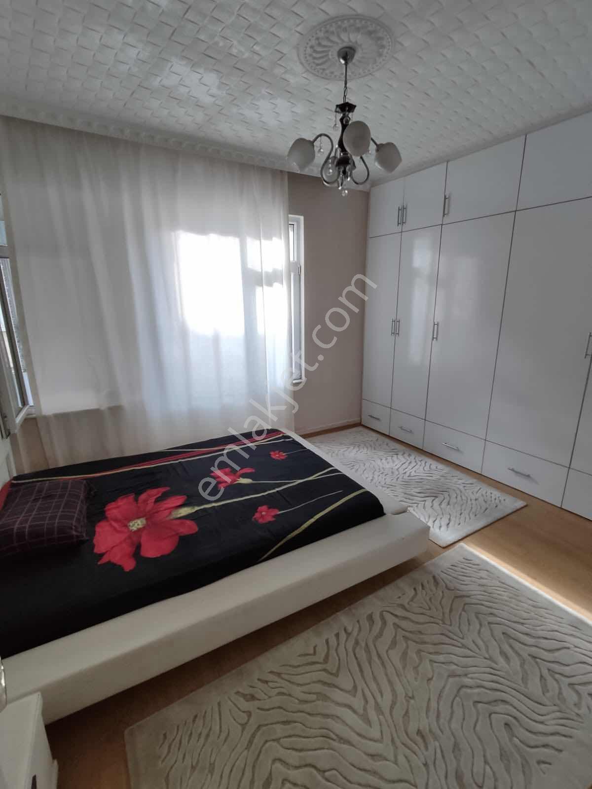Işıklar Caddesine 150 Metre, Şehrin Kalbinde Eşyalı Kiralık 2+1 - Görsel 12