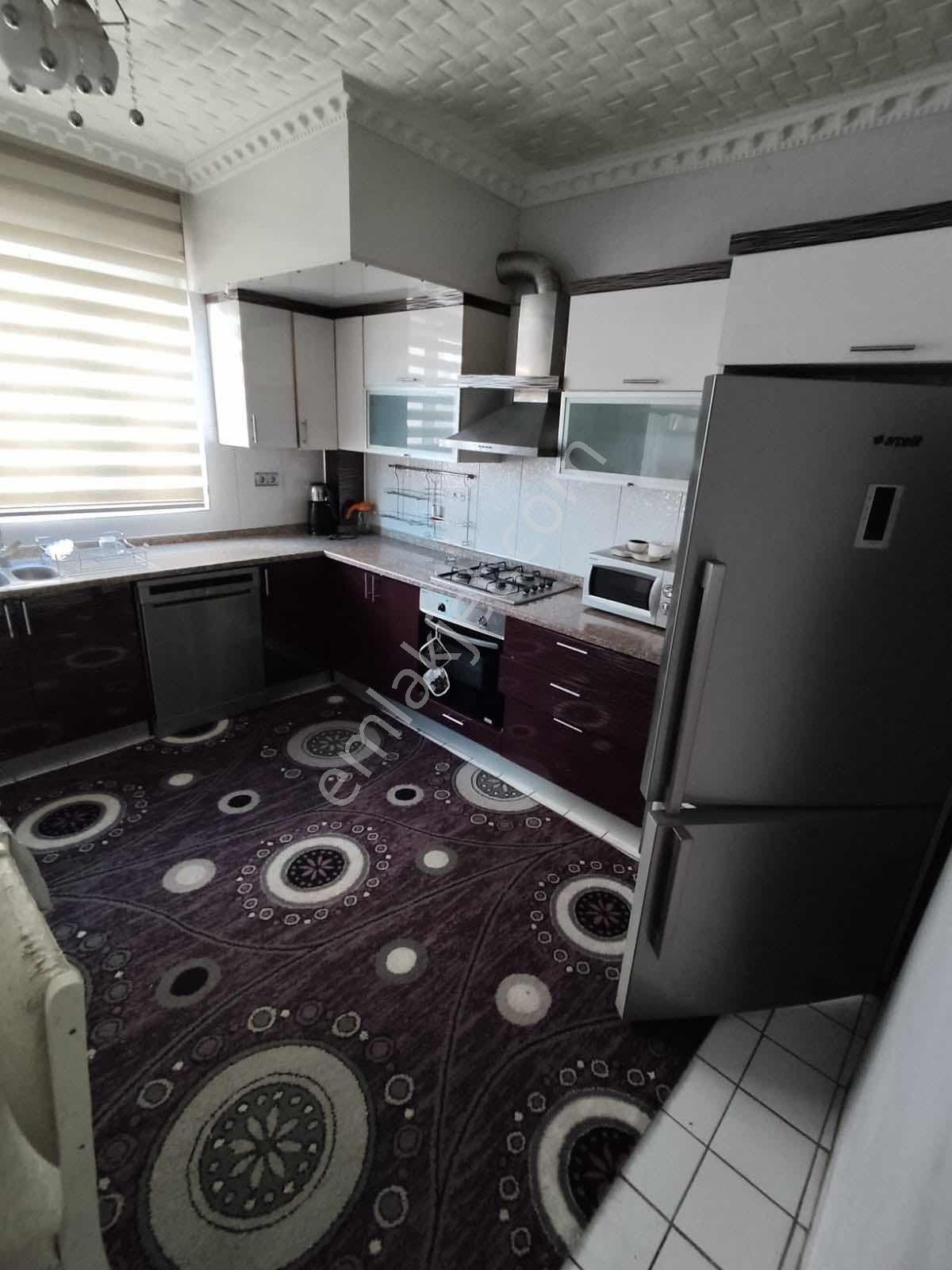 Işıklar Caddesine 150 Metre, Şehrin Kalbinde Eşyalı Kiralık 2+1 - Görsel 4