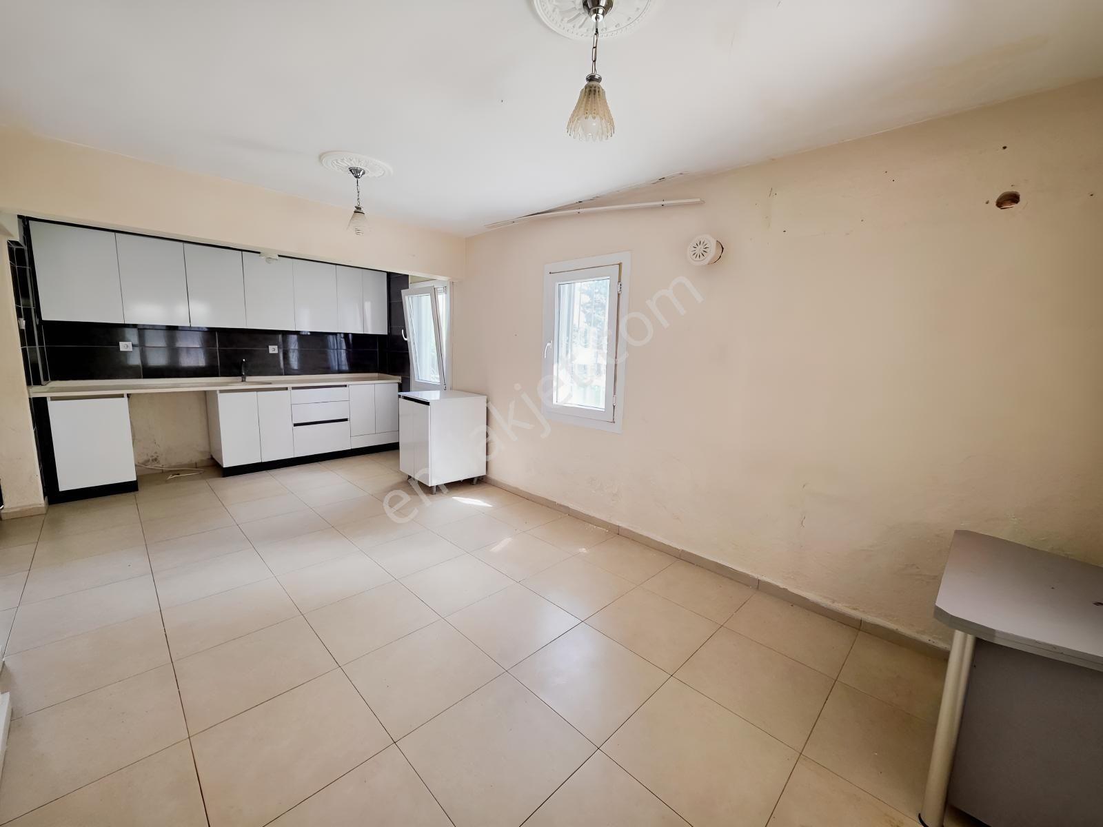 Altınkum Mahallesinde Özel Bahçe Alanlı Villa - Görsel 10