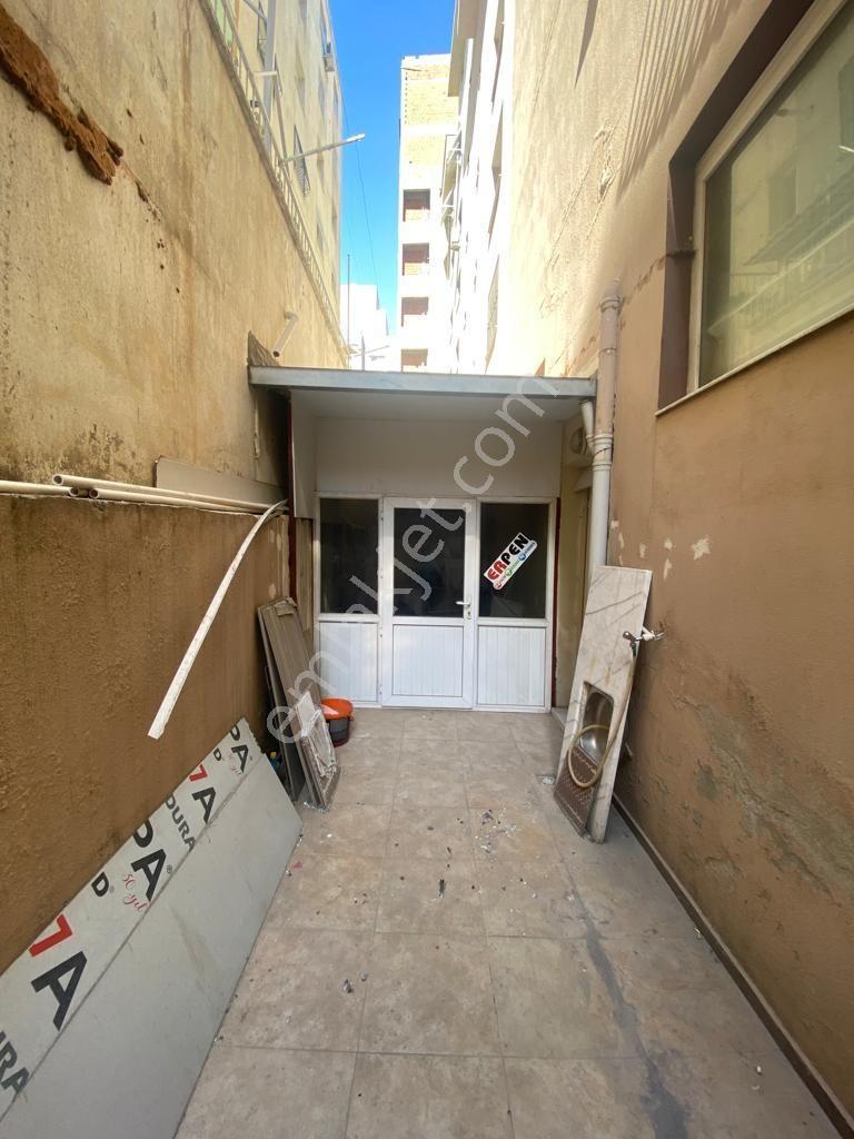 Bozyakakkapalı Pazar Caddede Kiralık Dükkan