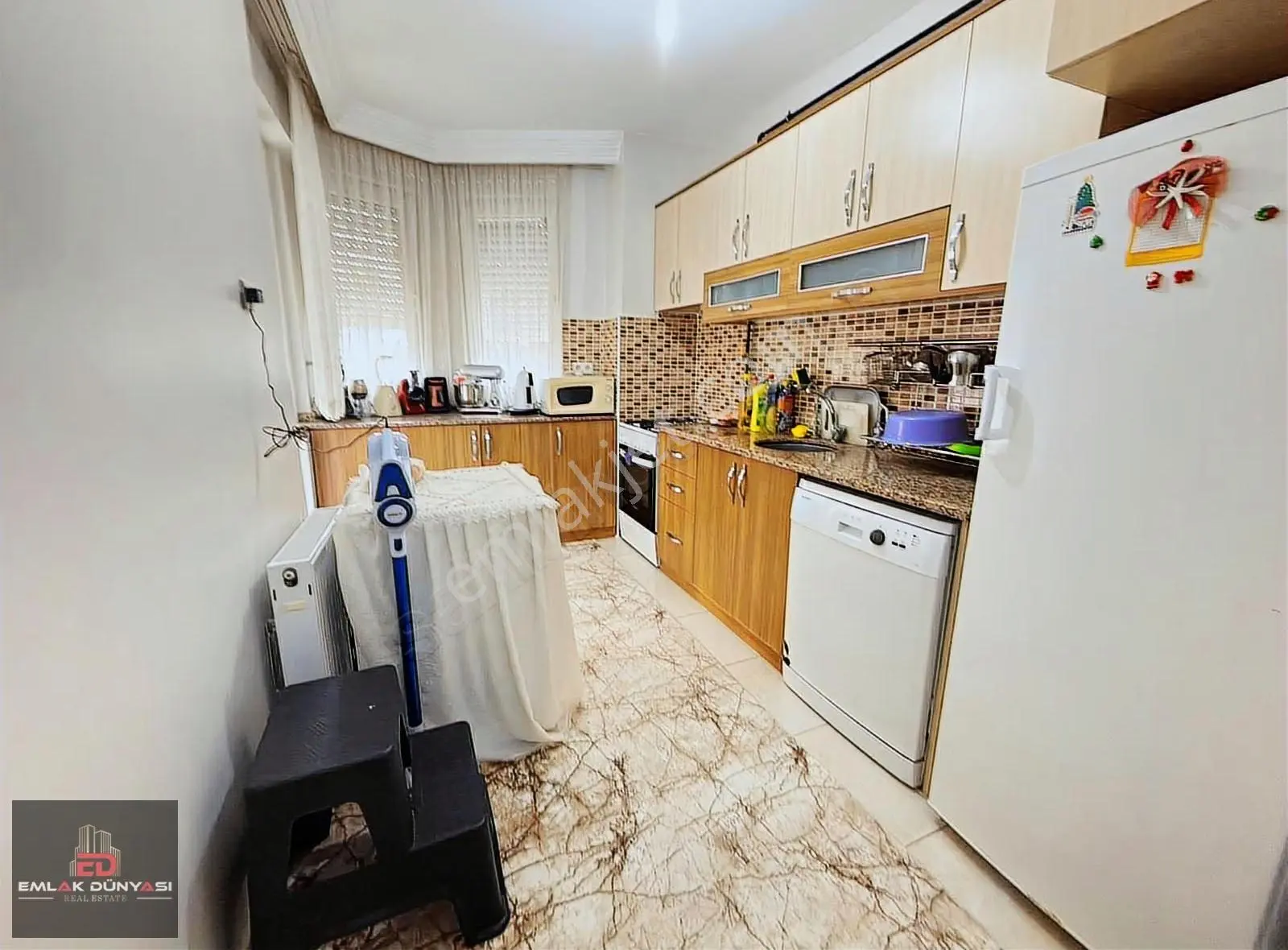 Meltem Mah.güneş Sitesi Katta Doğalgazlı Masrafsz3+1 150m2daire - Görsel 2