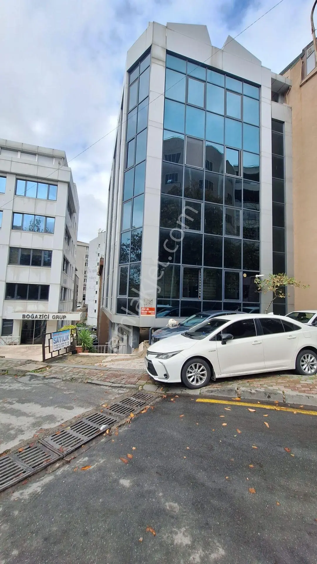 Gayrettepe De Kiralık İşyeri Ofis 4+1 Torun Center Yakın İskanlı