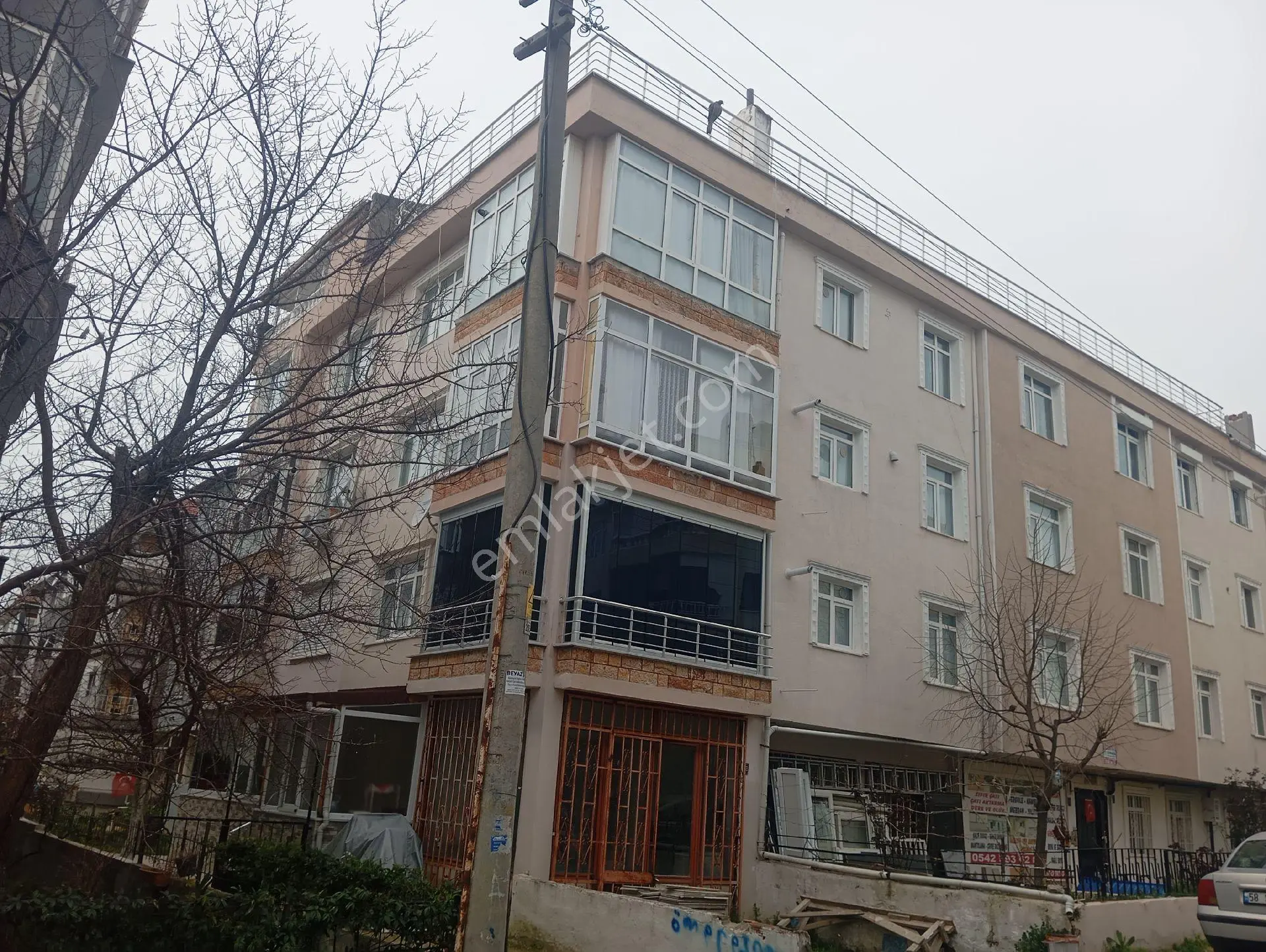 Parlar Emlaktan Satılık Kat Üstü Dublex Cumhuriyet Mahallesinde 5+1 185m²