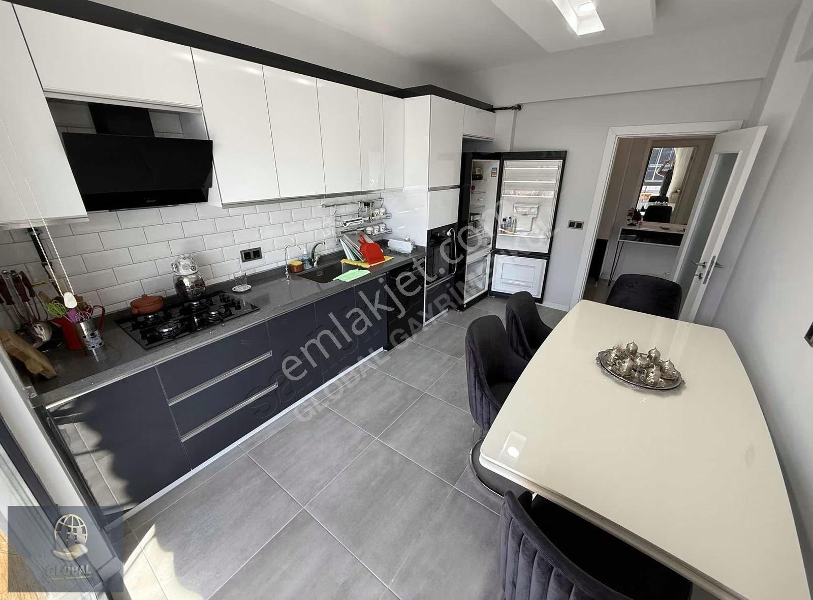 Rumeli Havuzlu Lüx Site İçi Arakat Güney Havuz Cephe 2+1