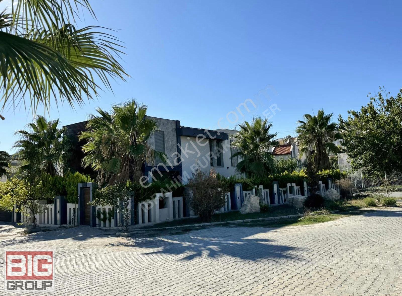 Kuşadası Merkeze Yakın Özel Yapım Müstakil Villa - Görsel 27