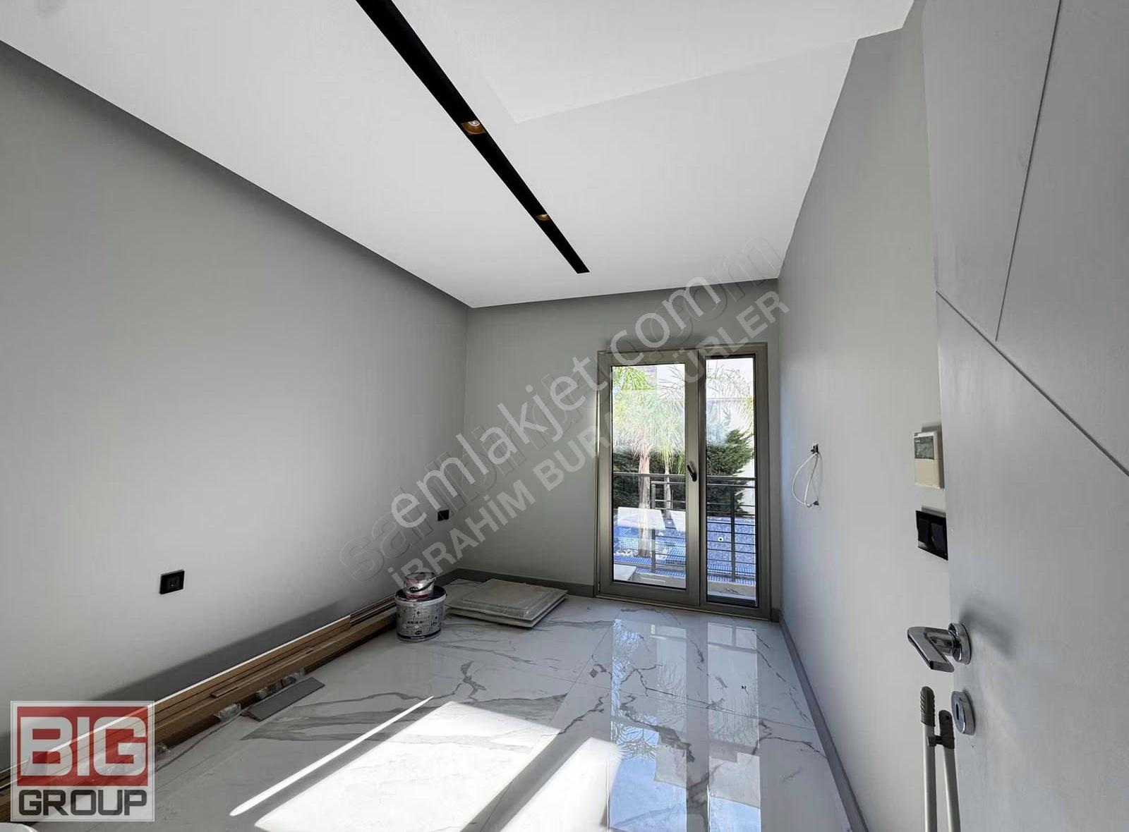 Kuşadası Merkeze Yakın Özel Yapım Müstakil Villa - Görsel 12