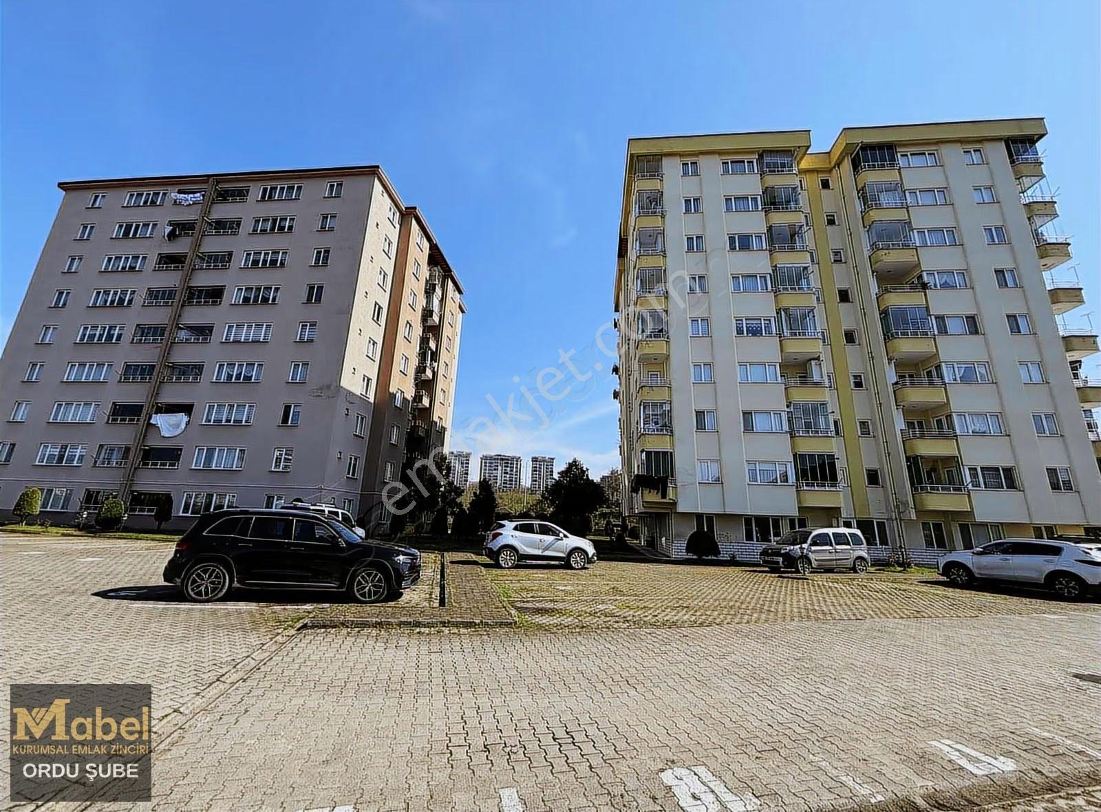 Mabel'den- Karşıyaka'da Bahçeli Site Dairesi -satılık 3+1