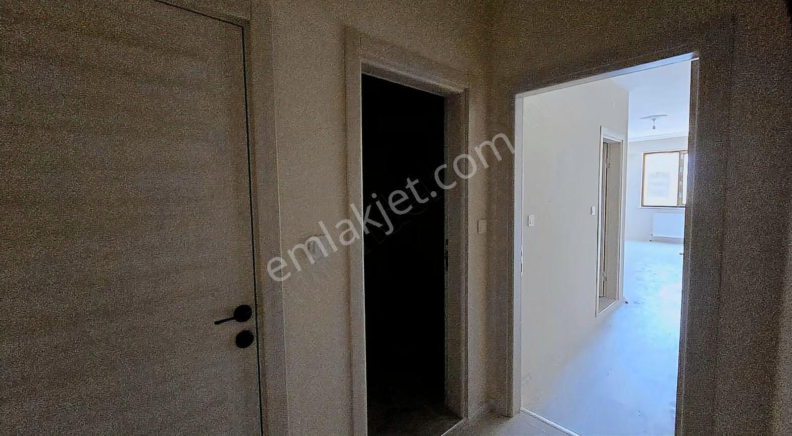 Cide İlkim Emlak'tan Çarşı Merkezde Satılık 2+1 Geniş Daire - Görsel 29