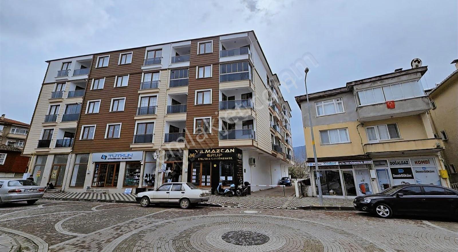 Cide İlkim Emlak'tan Çarşı Merkezde Satılık 2+1 Geniş Daire - Görsel 22