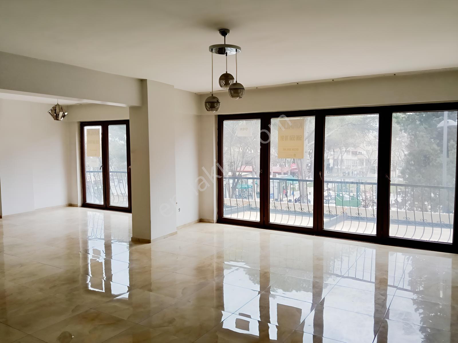 13 Eylül Parkı Karşısı Merkezi Konumda Kiralık Ofis - Görsel 11