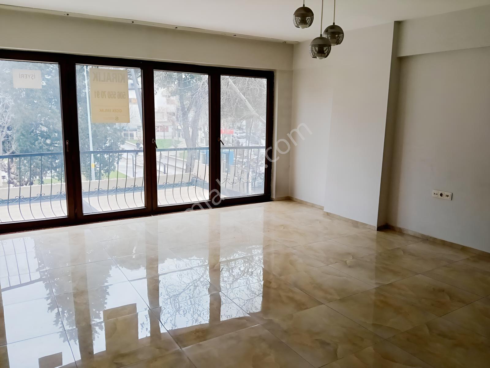 13 Eylül Parkı Karşısı Merkezi Konumda Kiralık Ofis - Görsel 3