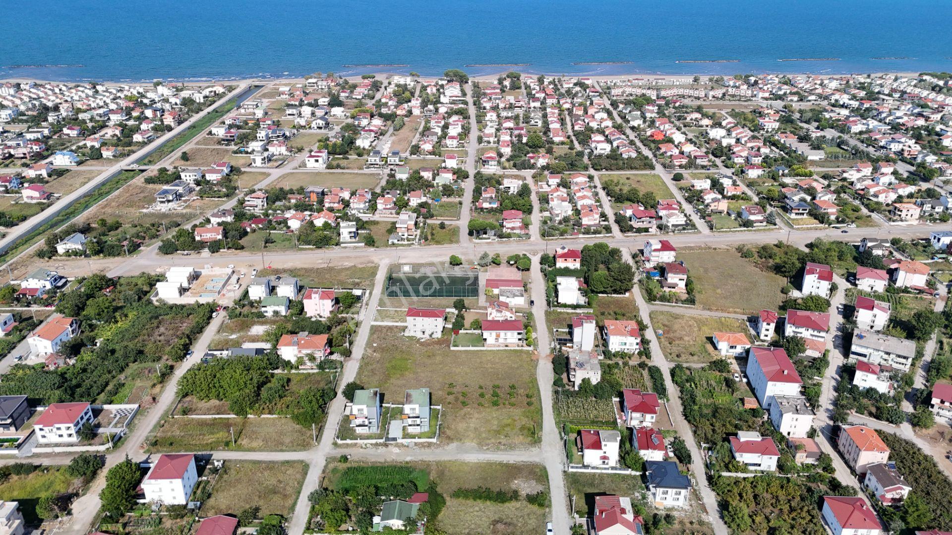 Deniz Tarafında 3 Kat İmarlı Köşe Başı Bölünebilir Arsa - Görsel 2