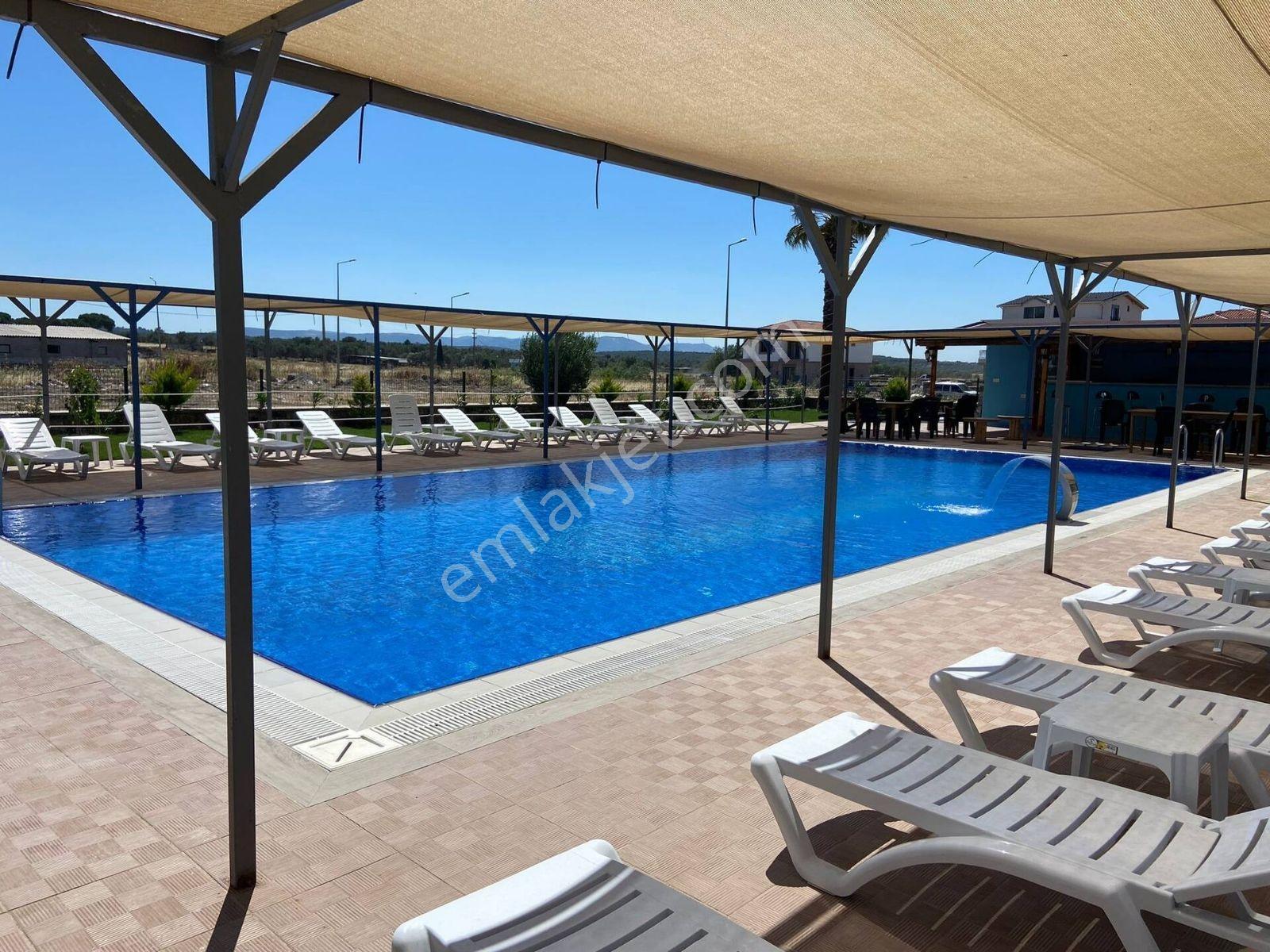 Ayvalık Küçükköy Havuzlu Sitede Full Eşyalı Kiralık Daire - Görsel 2