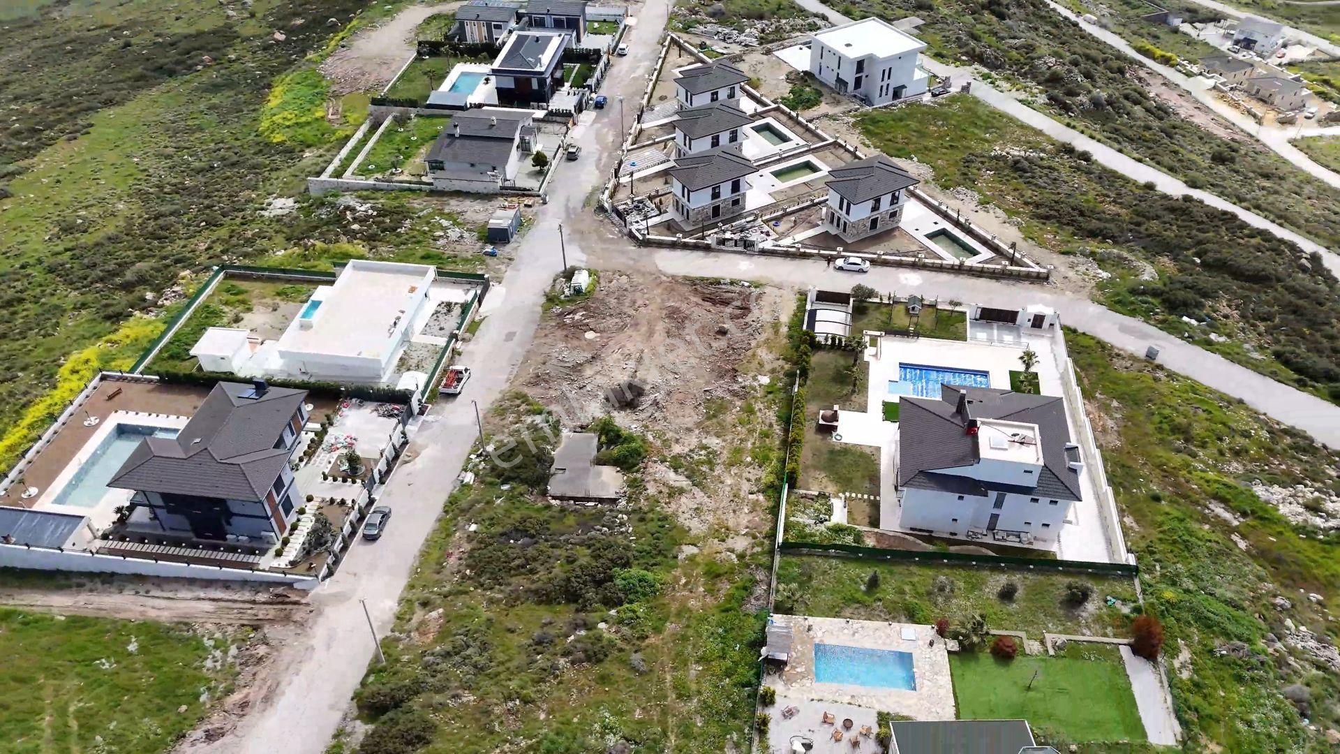 Izmır Foça Foçaköy 'de 1590 M2 3 Vılla Imarlı Projelık Arsa - Görsel 9