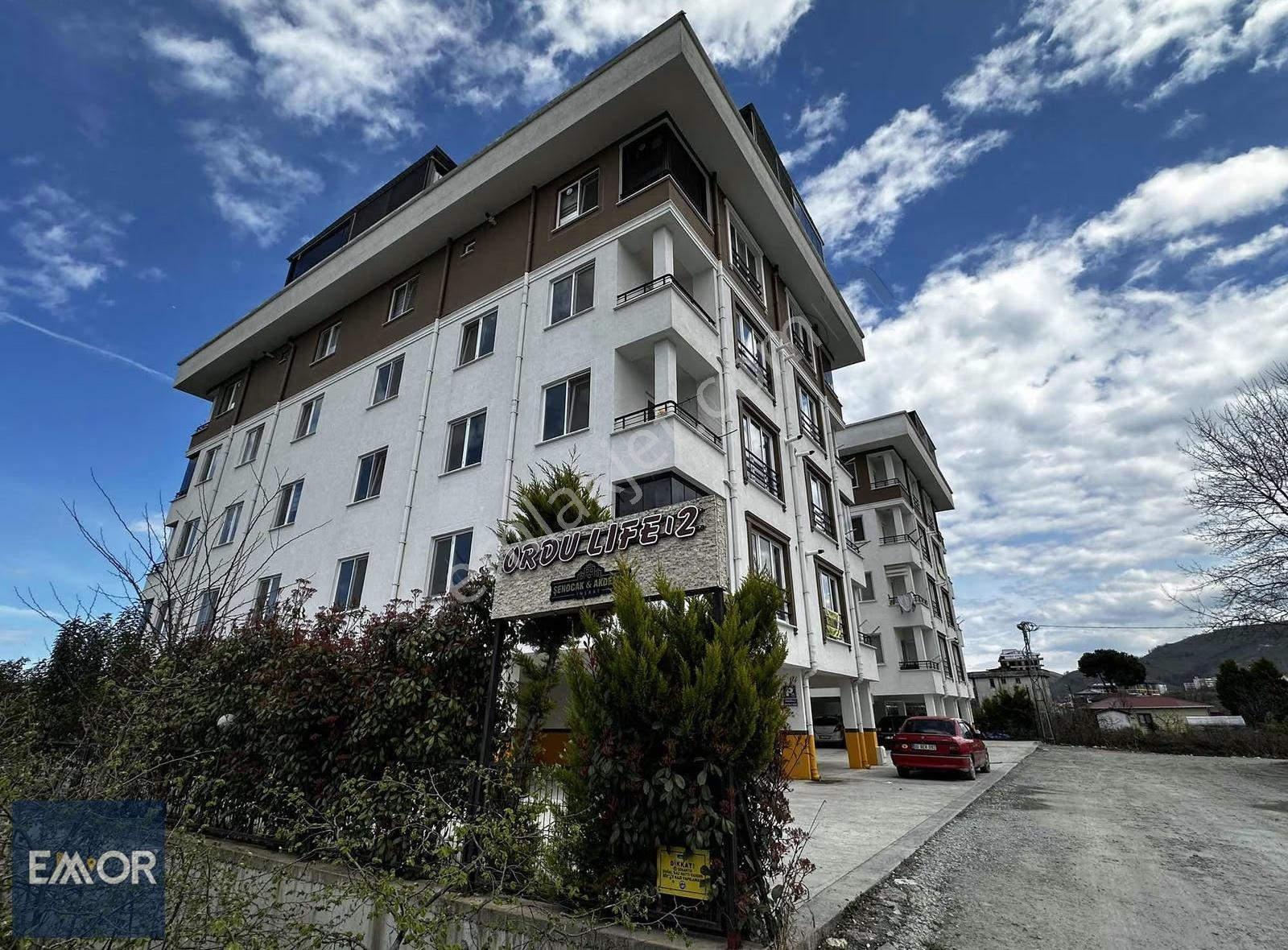Emor Gayrimenkul Cumhuriyet Mahallesi 2+1 Satılık Daire