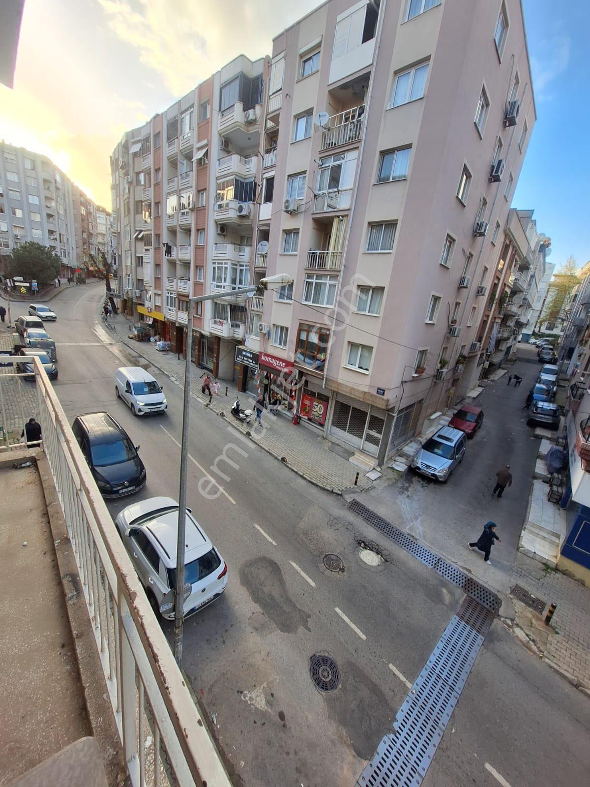 Yeşilyurt Yıldız Caddesinde 2+1 90m2 D.gazlı Arakat Full Eşyalı Daire - Görsel 32