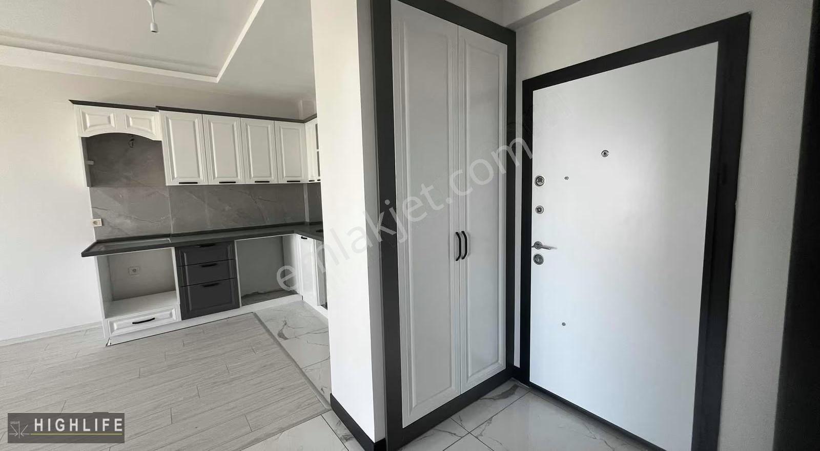 Violetta Sitesinde Deniz Manzaralı 1+1 Satılık Daire - Görsel 8