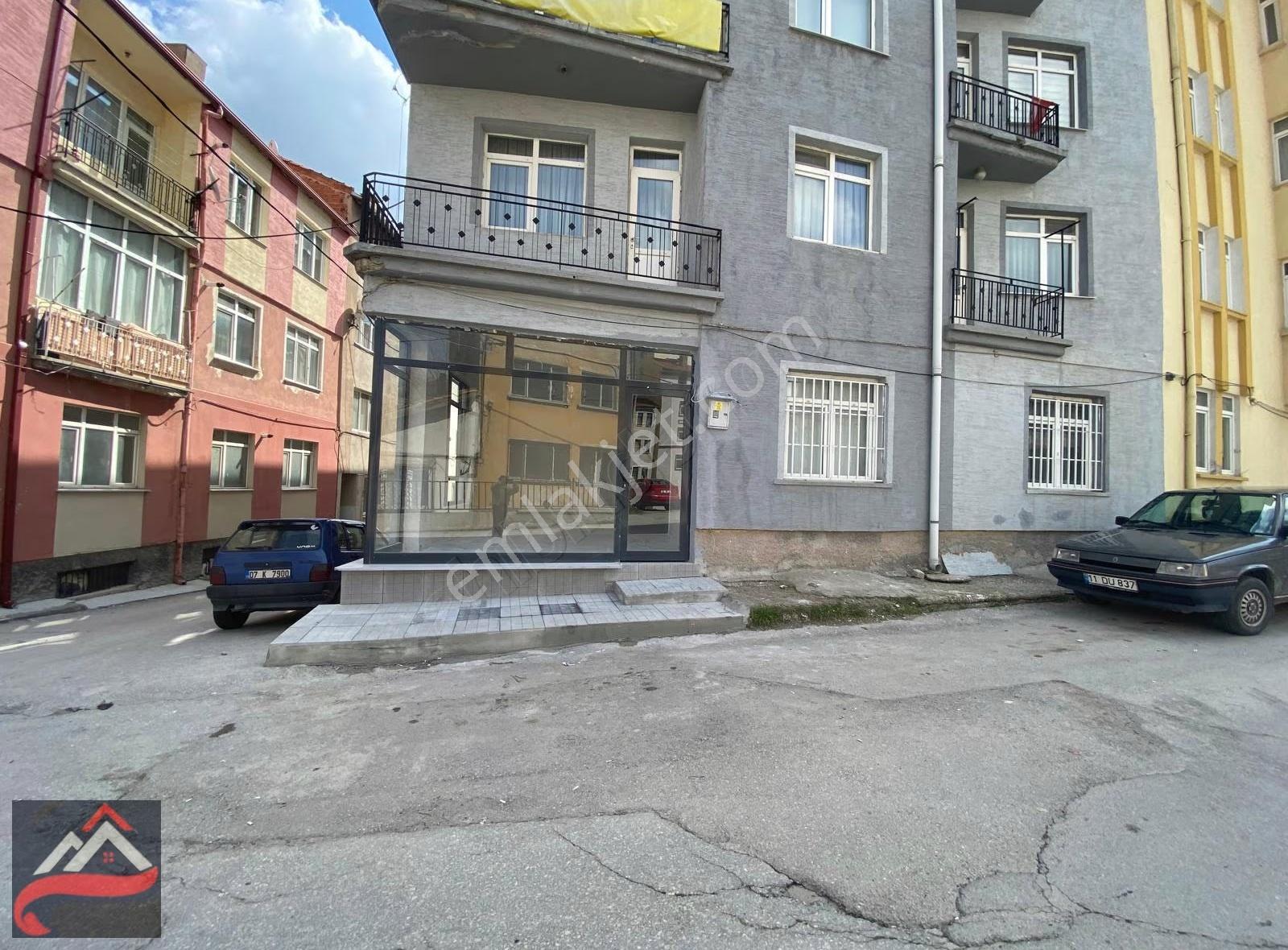 Deniz Yiğit'ten Lalahüseyin Paşa Mahallesinde Bakımlı Dükkan - Görsel 5