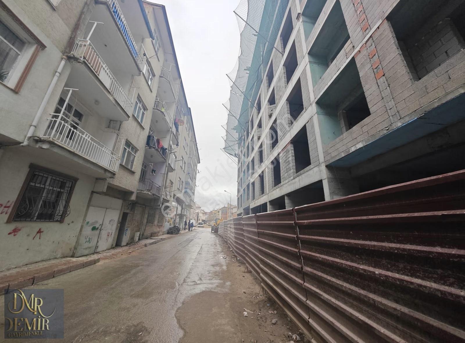 Sarayatik'te Satılık 2+1 Daire, 100m², Merkezi Konum - Görsel 14