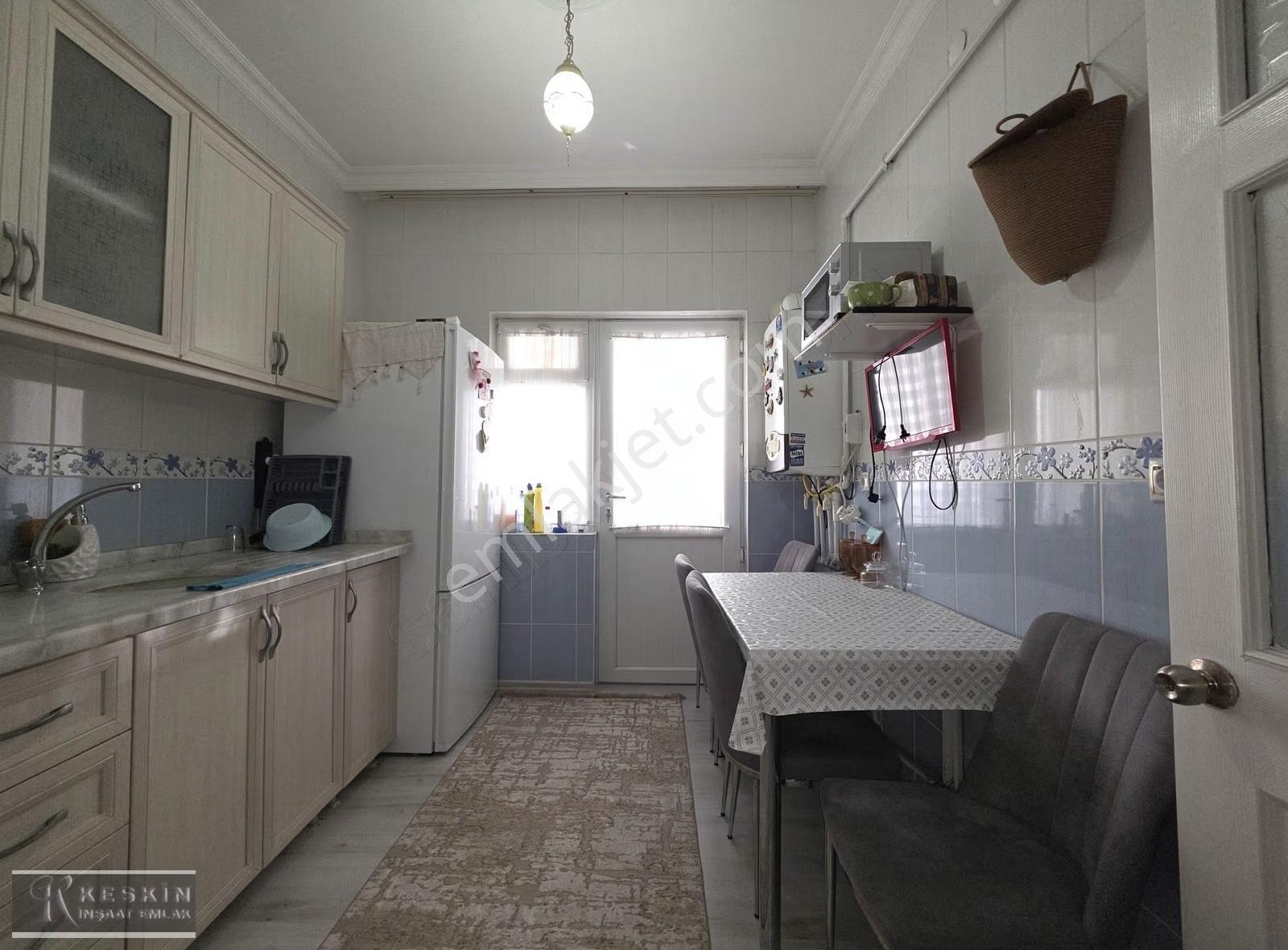 Keçiören Bademlik Mah Cadde Yakını 3+1 Y.giriş Altında Daire Var - Görsel 4