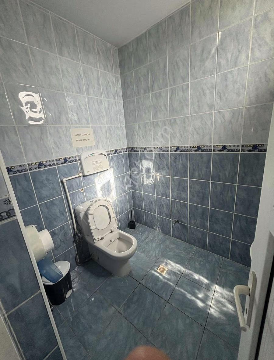 Yenibosna Merkez"de Kiralık 850 M2 İş Hanı Katı Ofisi - Görsel 34