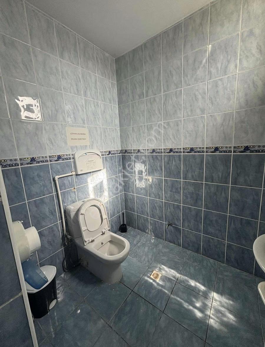 Yenibosna Merkez"de Kiralık 850 M2 İş Hanı Katı Ofisi - Görsel 20