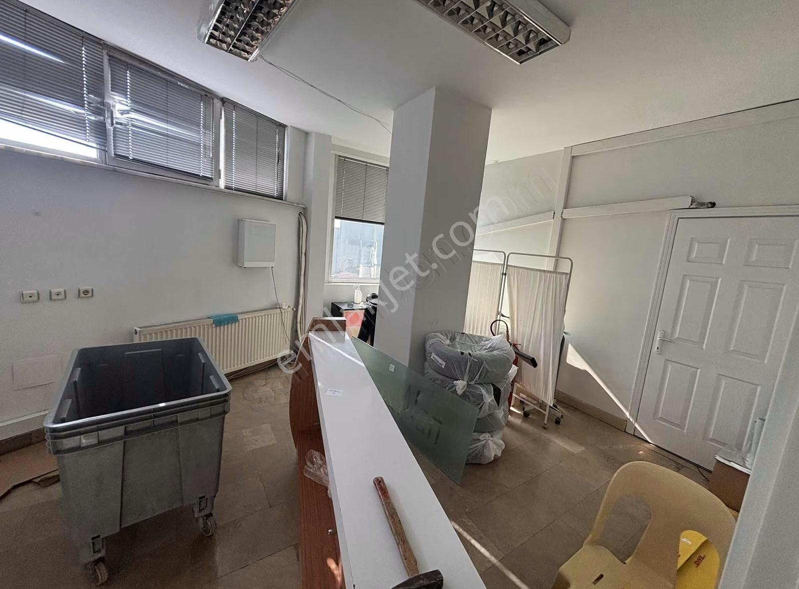 Yenibosna Merkez"de Kiralık 850 M2 İş Hanı Katı Ofisi - Görsel 13