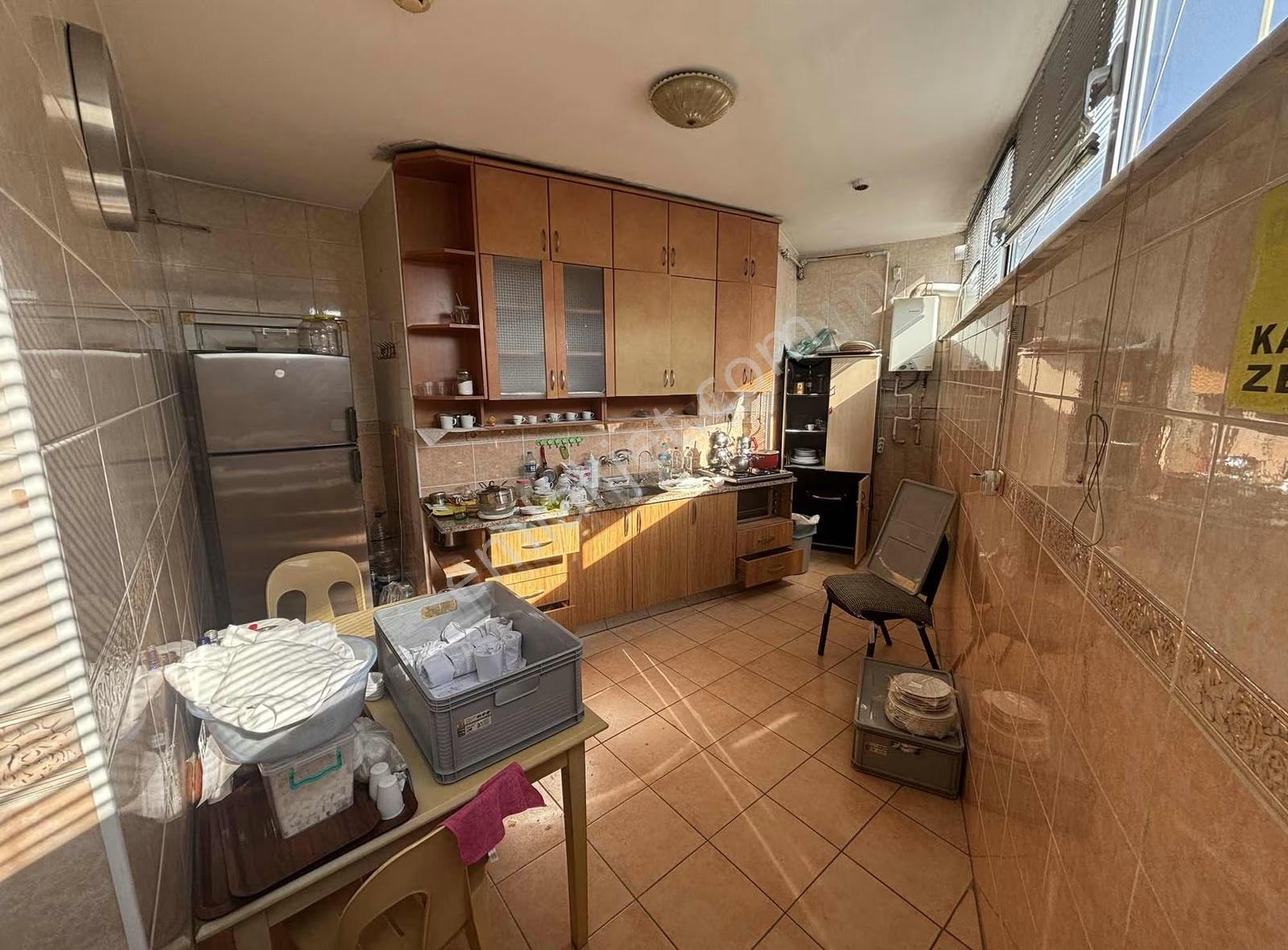 Yenibosna Merkez"de Kiralık 850 M2 İş Hanı Katı Ofisi - Görsel 2
