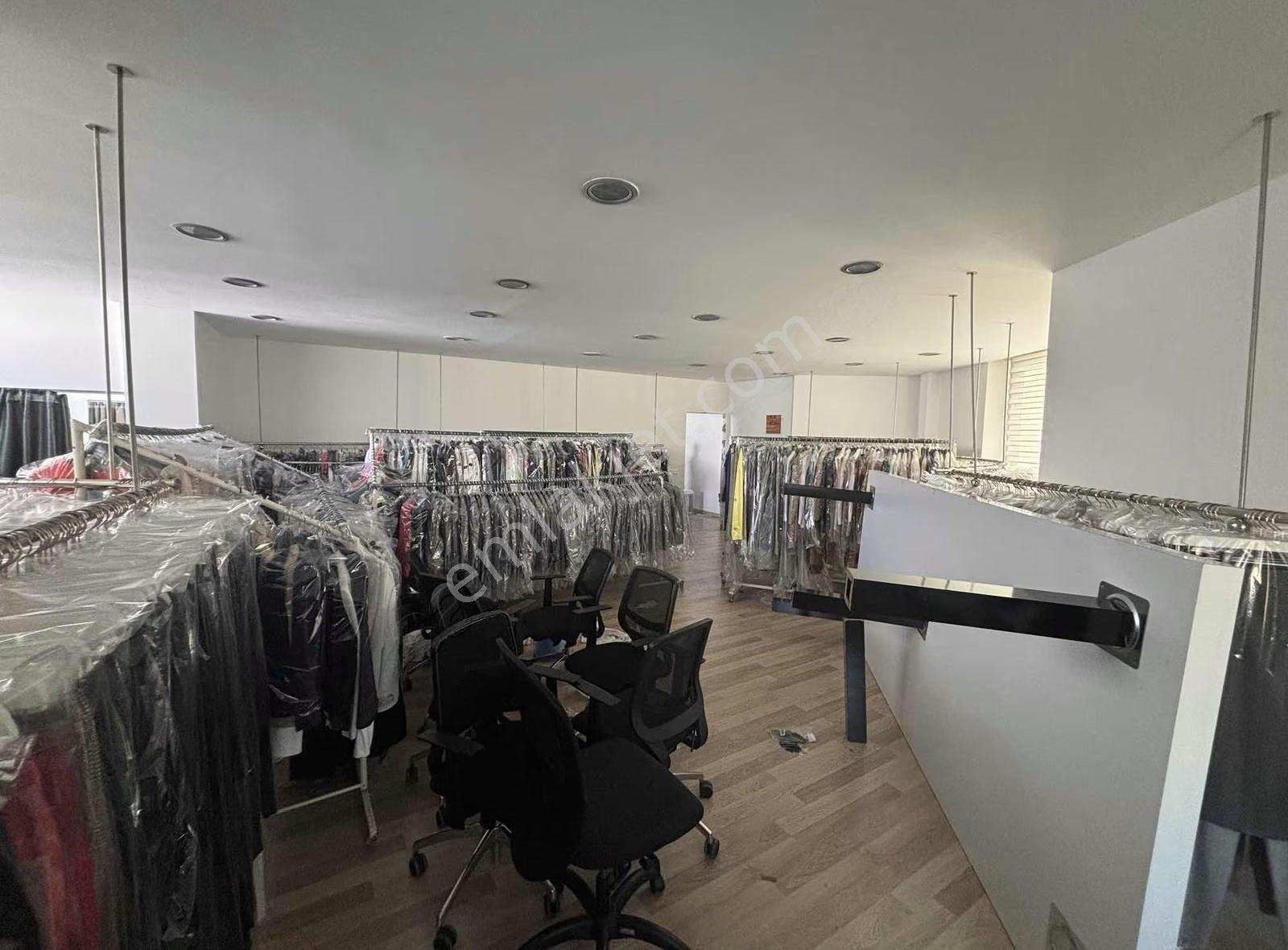 Yenibosna Merkez"de Kiralık 850 M2 İş Hanı Katı Ofisi - Görsel 5