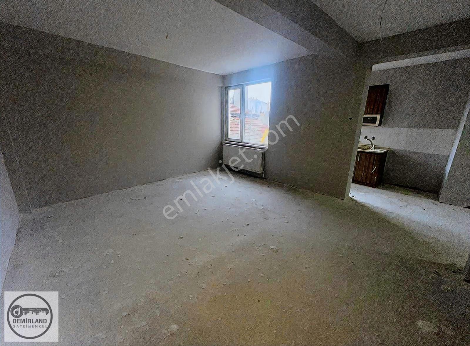 Demirland'dan Hürriyet Caddesi'nde 400m² Komple Kiralık Bina - Görsel 24