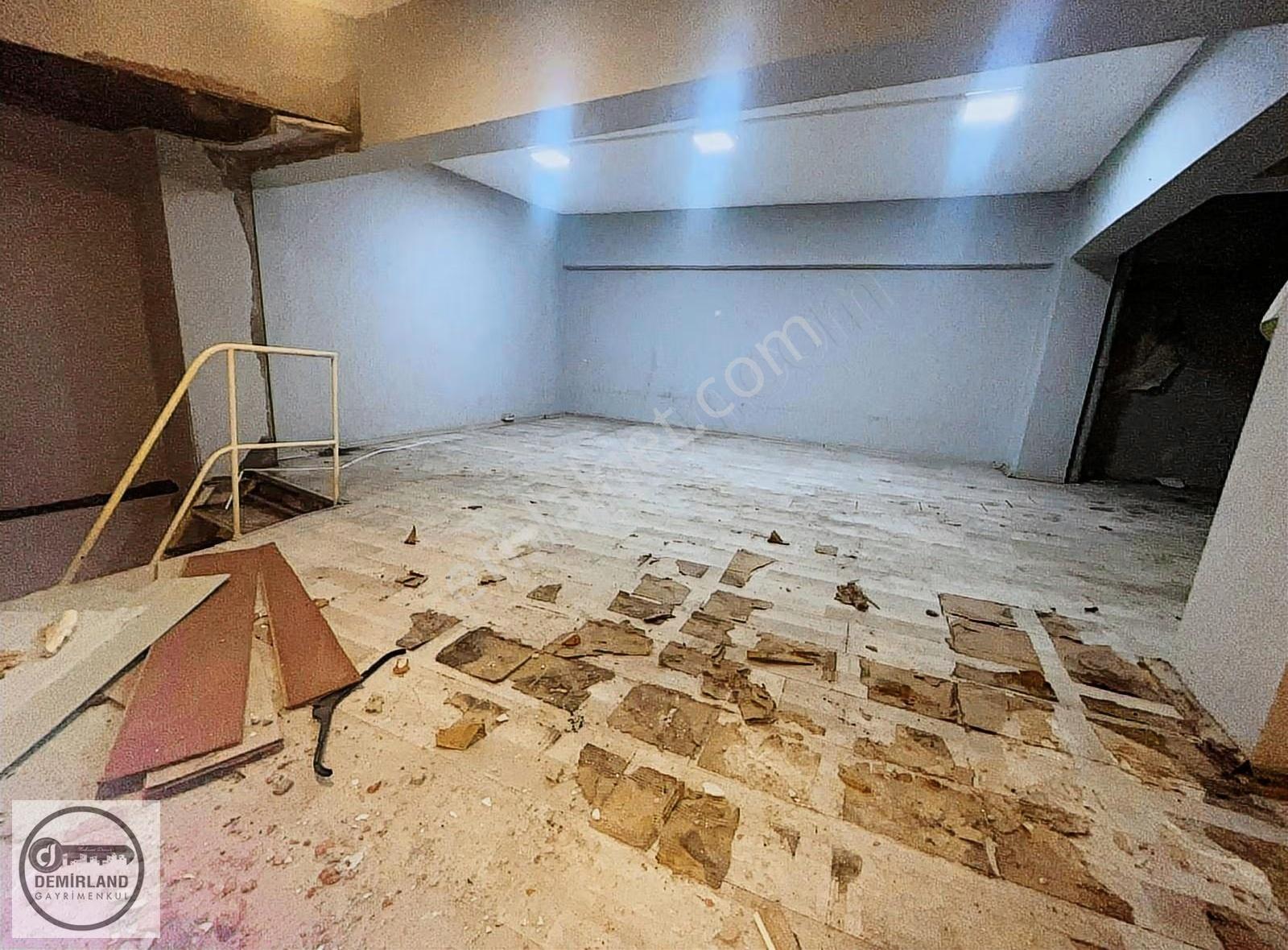 Demirland'dan Hürriyet Caddesi'nde 400m² Komple Kiralık Bina - Görsel 14
