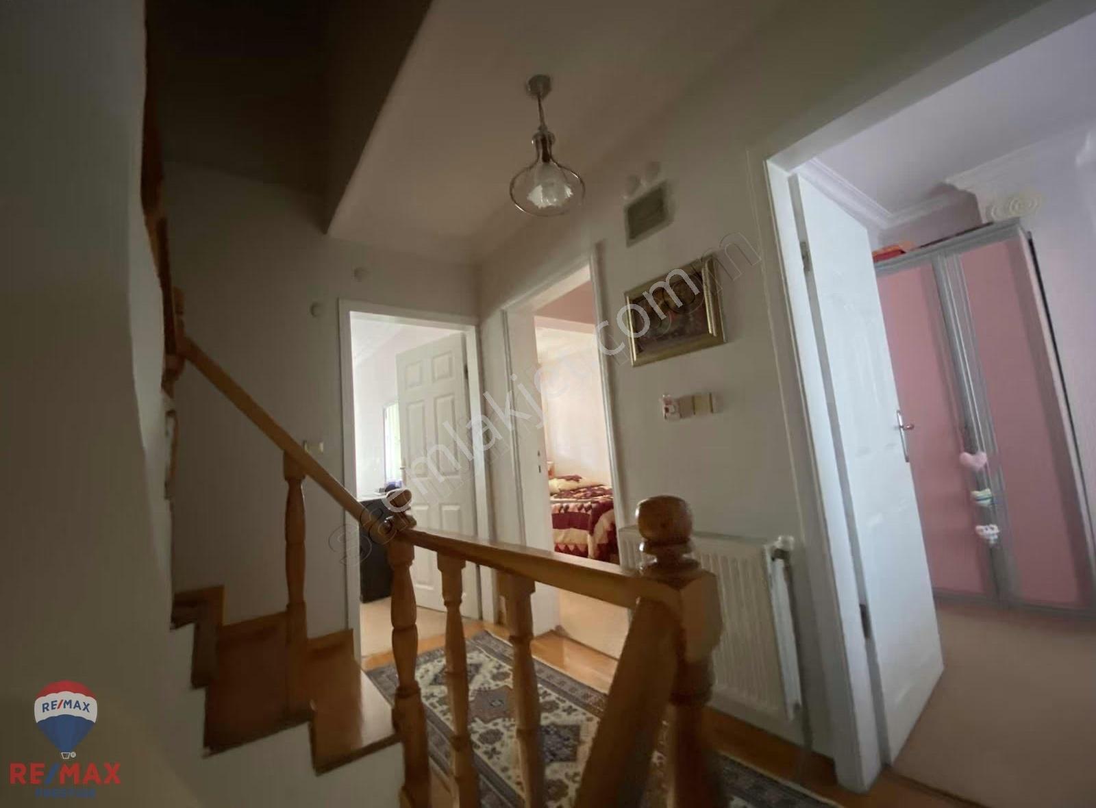 Biga / Kalafat Nilüfer Site'sinde Eşyalı Trıpleks Kiralık Villa! - Görsel 4