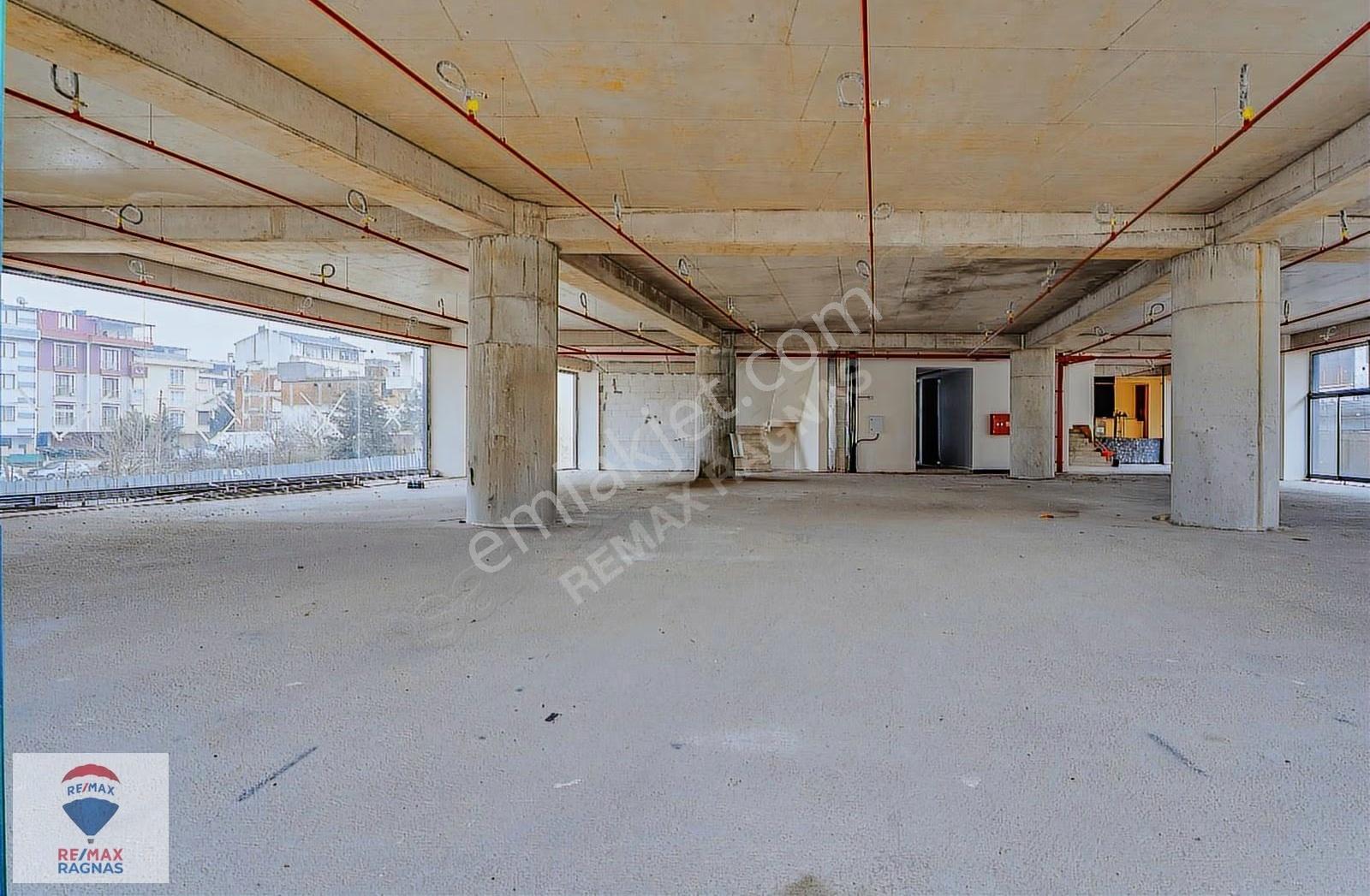 Sancaktepe Atatürk Caddesinde Kiralık Prestijli Plaza | 6.700 M - Görsel 29
