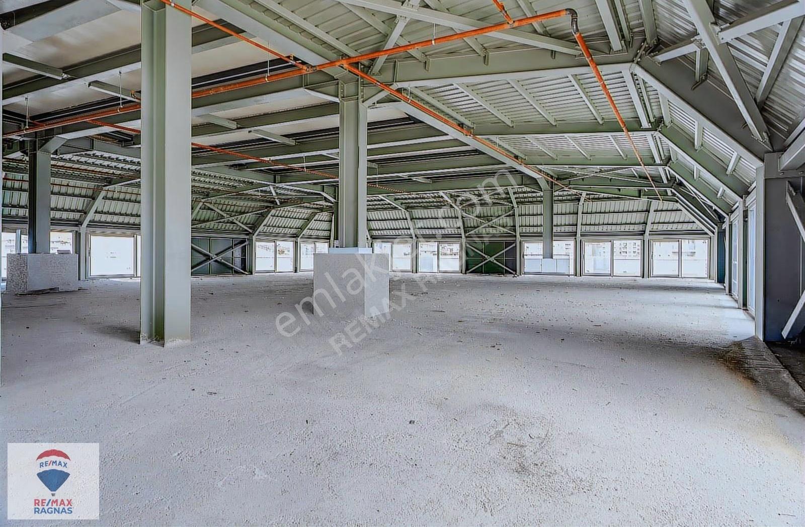 Sancaktepe Atatürk Caddesinde Kiralık Prestijli Plaza | 6.700 M - Görsel 26