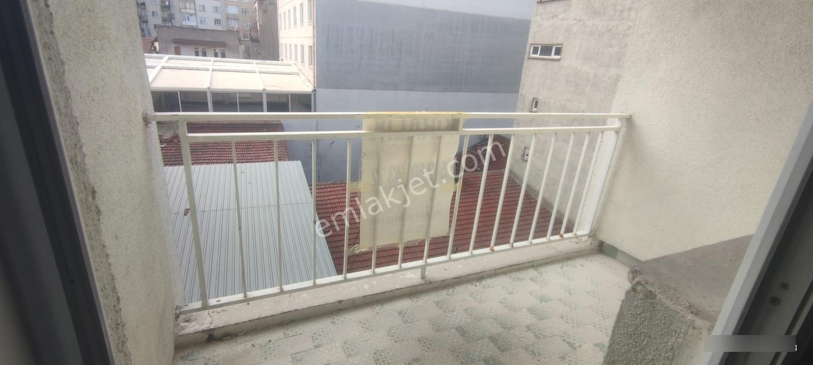 Kurtuluş Çarşı Merkez Kombili Balkonlu Kiralık 3+1 Daire - Görsel 8